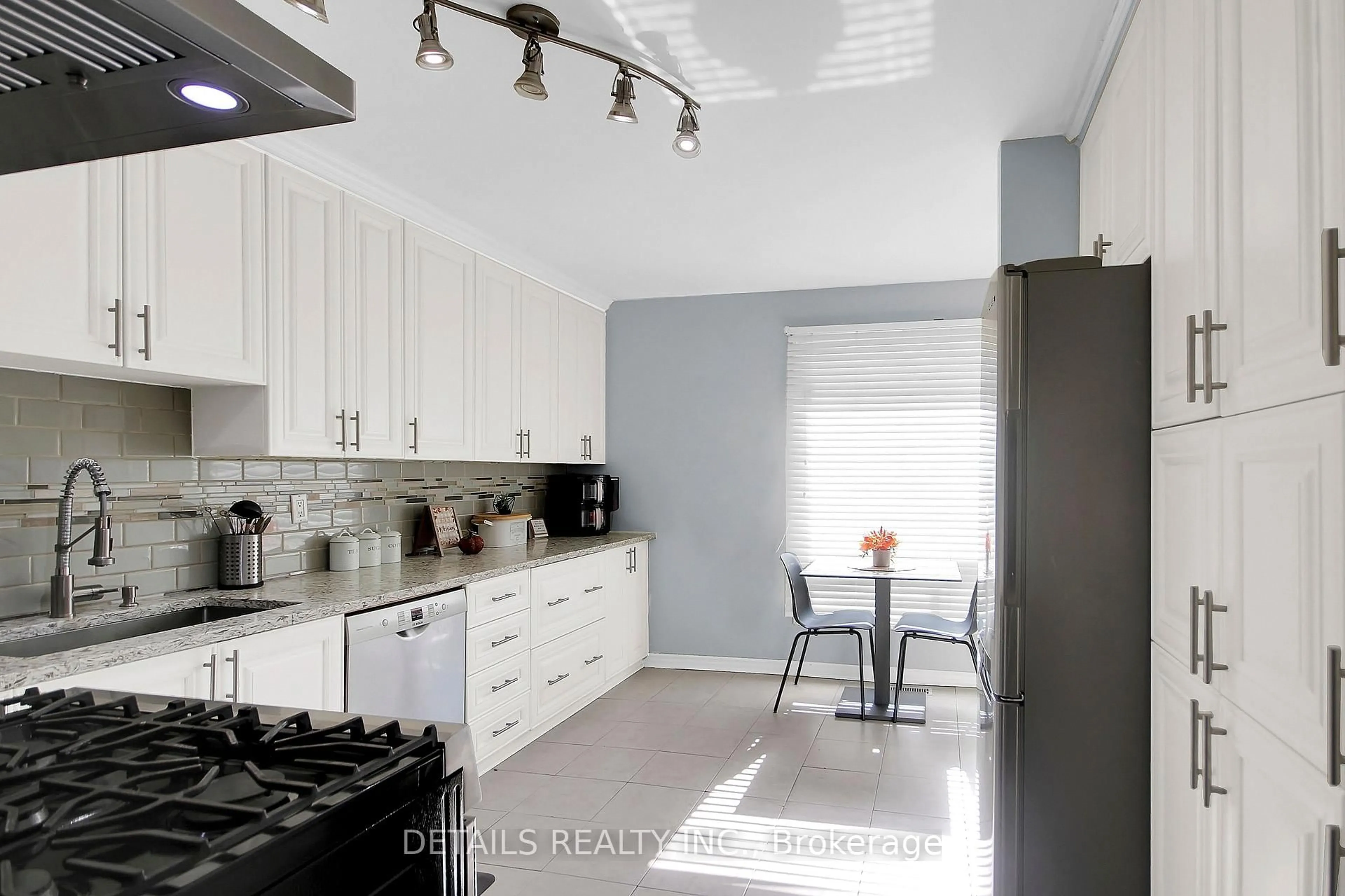 Contemporary kitchen, ceramic/tile floor for 3575 Downpatrick Rd #2, Ottawa Ontario K1V 8T3