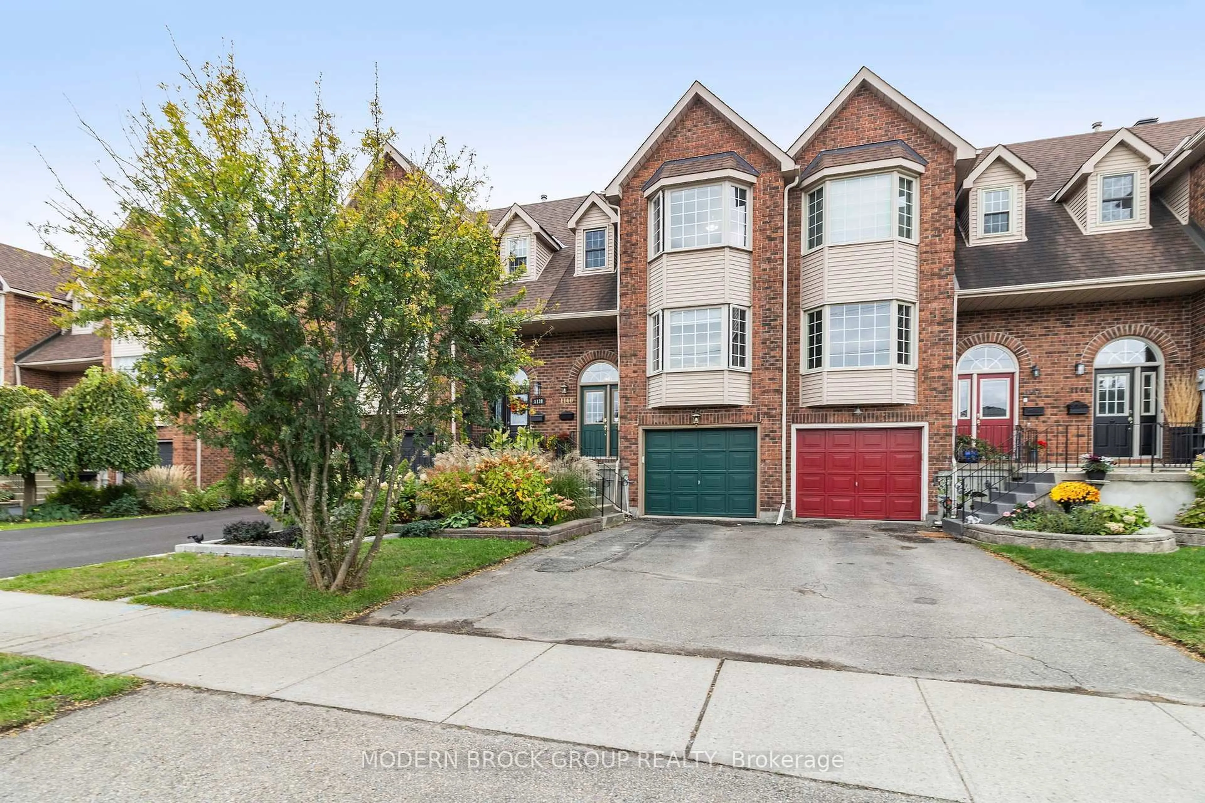 A pic from outside/outdoor area/front of a property/back of a property/a pic from drone, street for 1140 Millwood Ave, Brockville Ontario K6V 6Z6