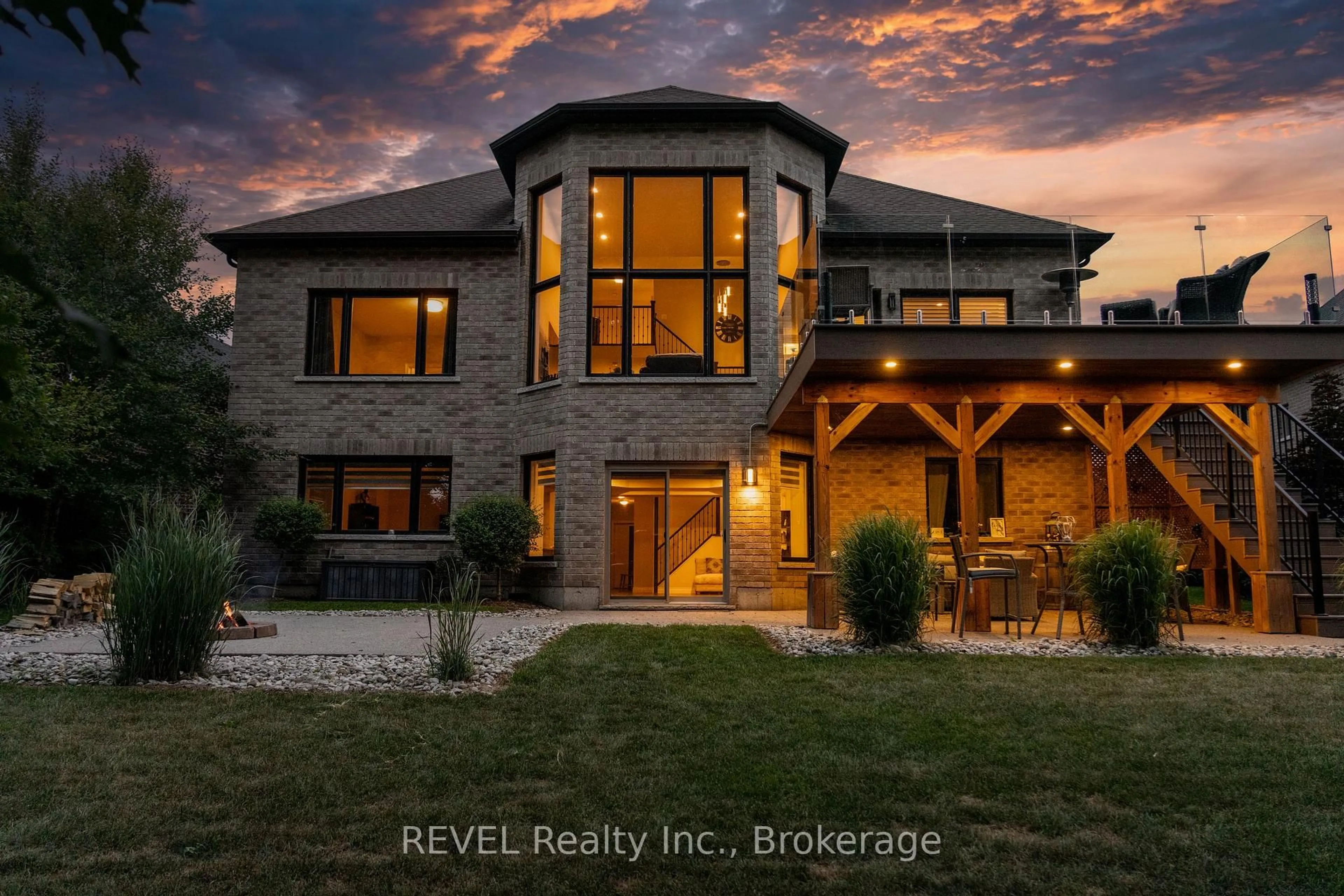Home with brick exterior material, mountain view for 46 Philmori Blvd, Pelham Ontario L0S 1E5