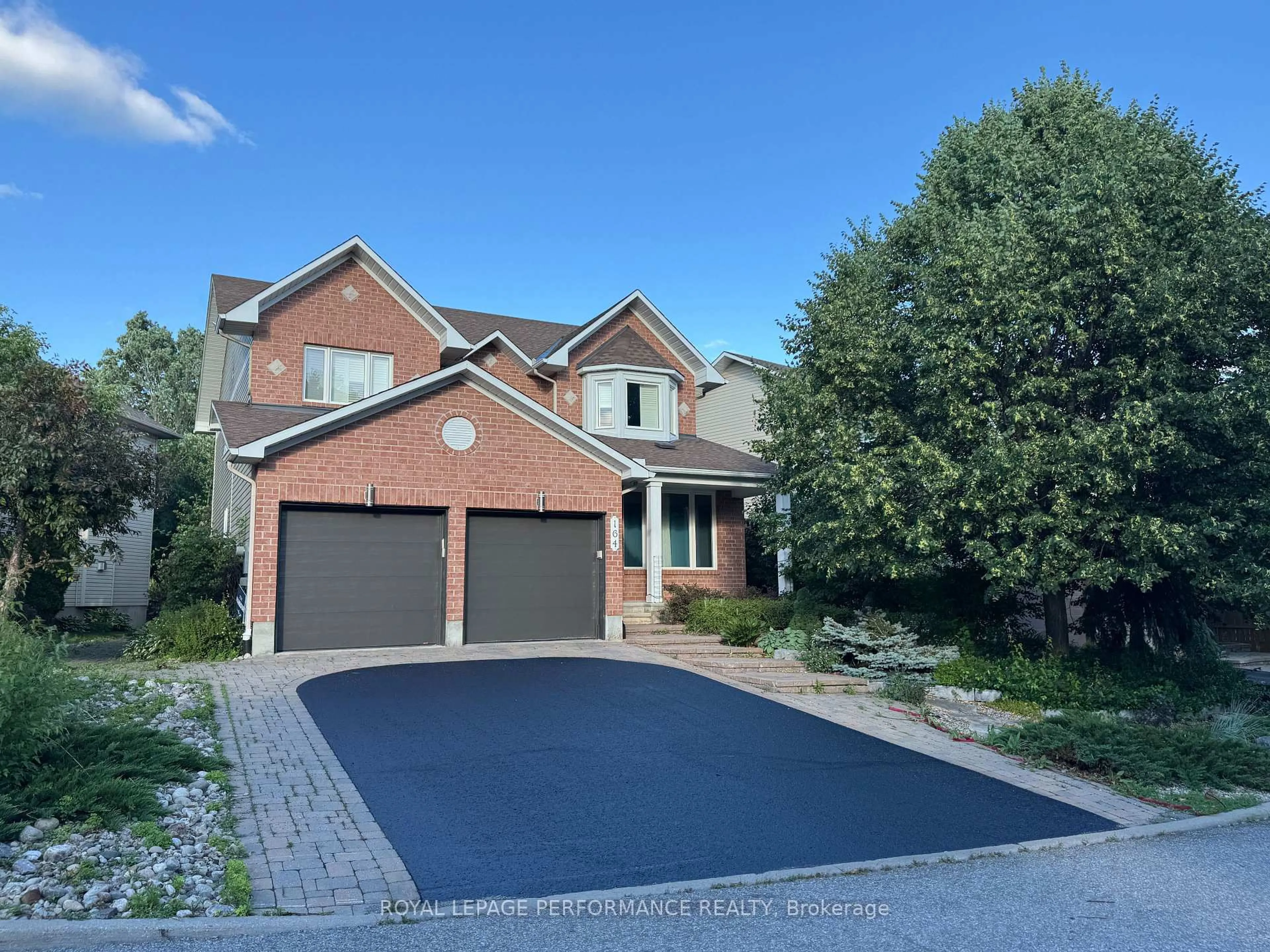 A pic from outside/outdoor area/front of a property/back of a property/a pic from drone, street for 164 Copperwood St, Ottawa Ontario K1C 7S3