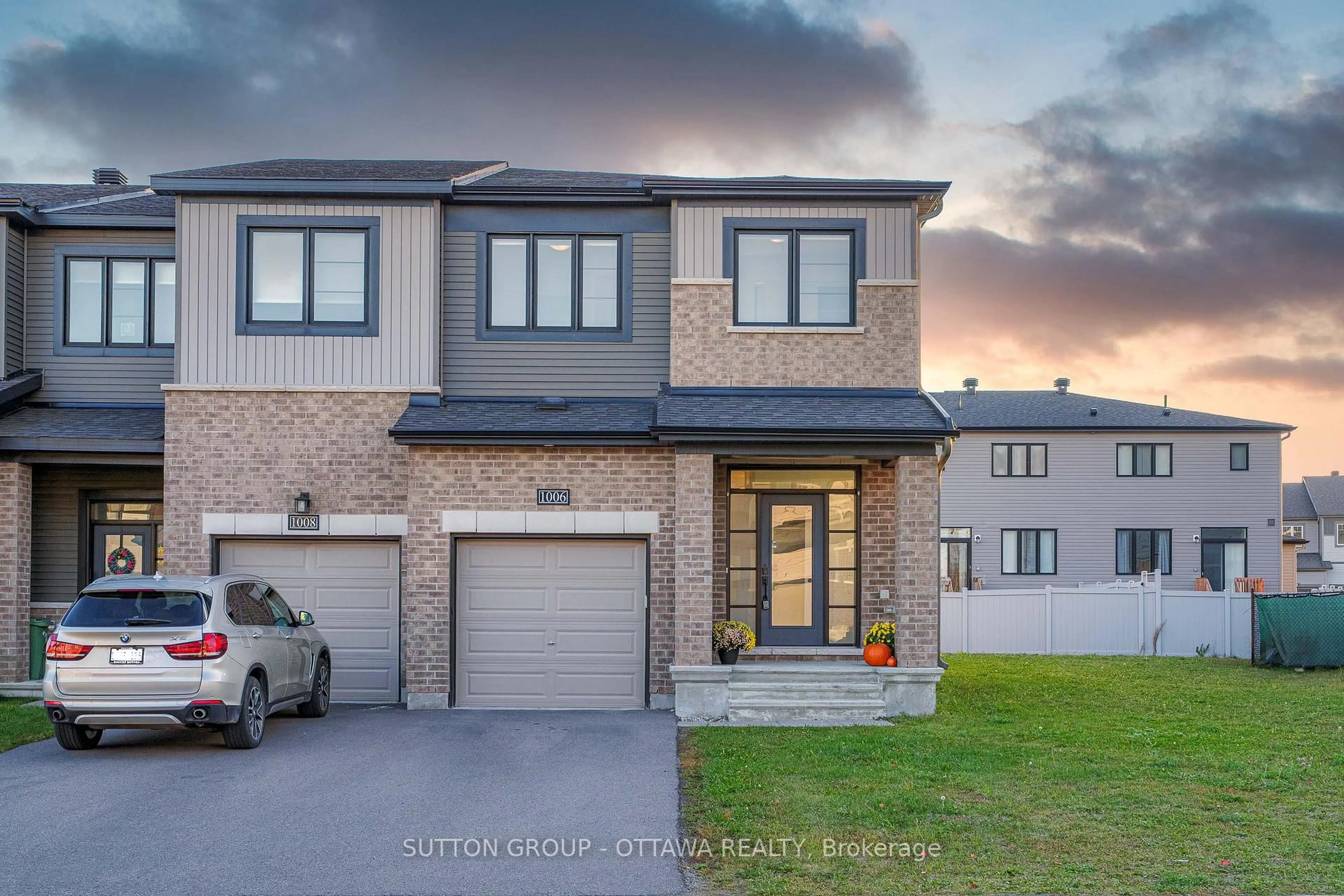Home with brick exterior material, street for 1006 Speedvale Crt, Ottawa Ontario K2T 0P3