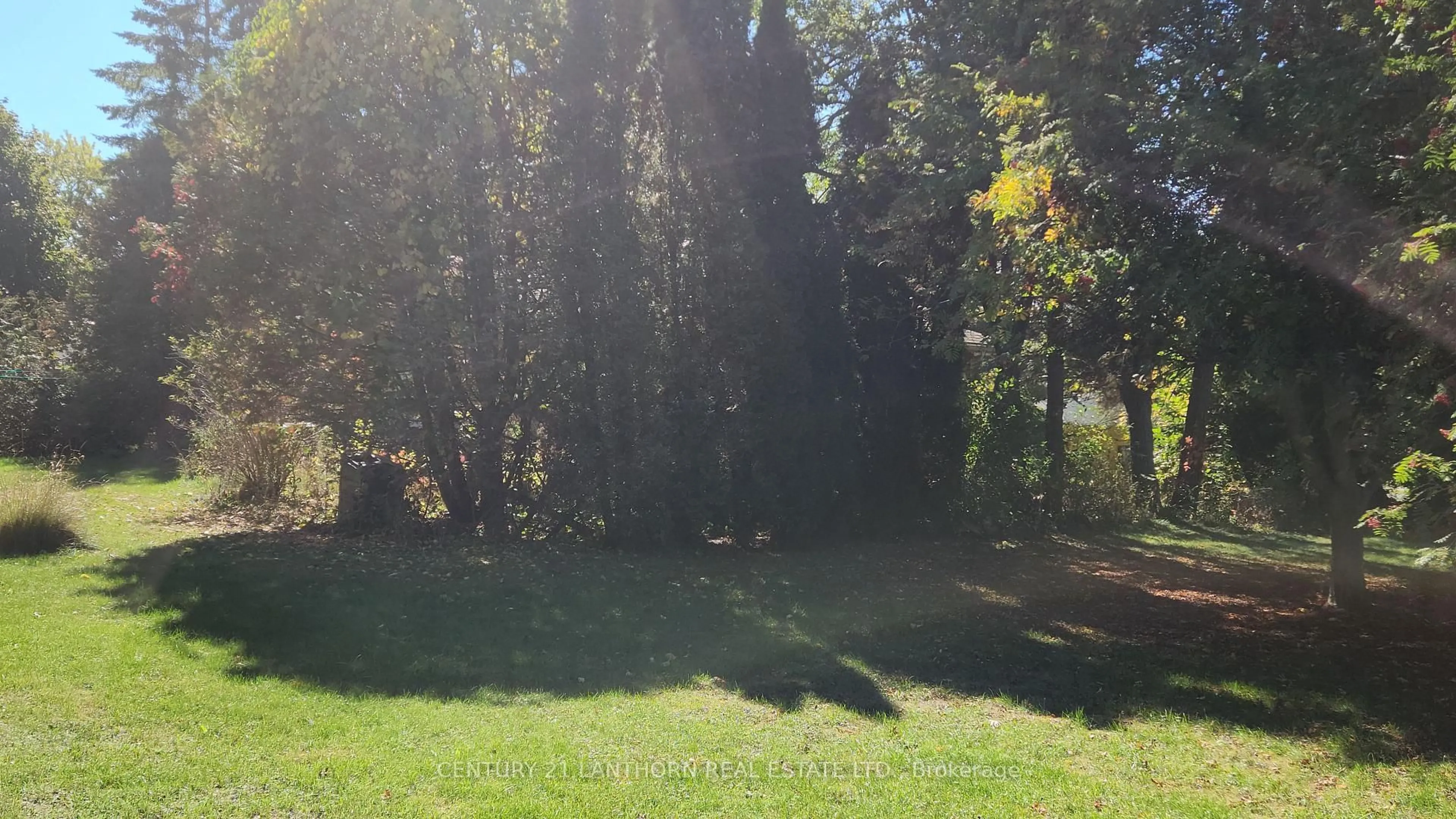 Blurry image for 205 ELMWOOD Blvd, Bath Ontario K0H 1G0