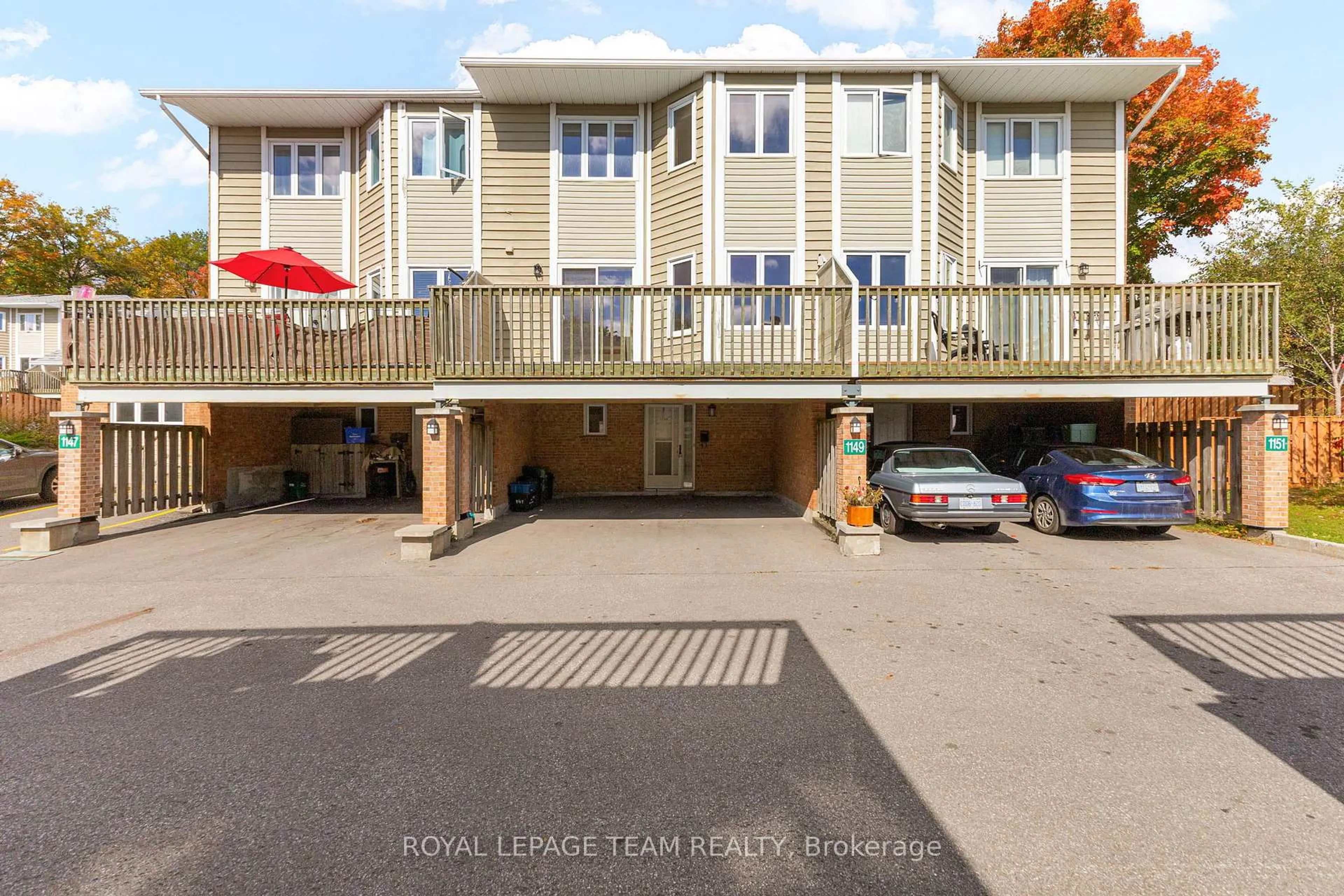 A pic from outside/outdoor area/front of a property/back of a property/a pic from drone, street for 1149 Chimney Hill Way #14, Ottawa Ontario K1J 8Z9