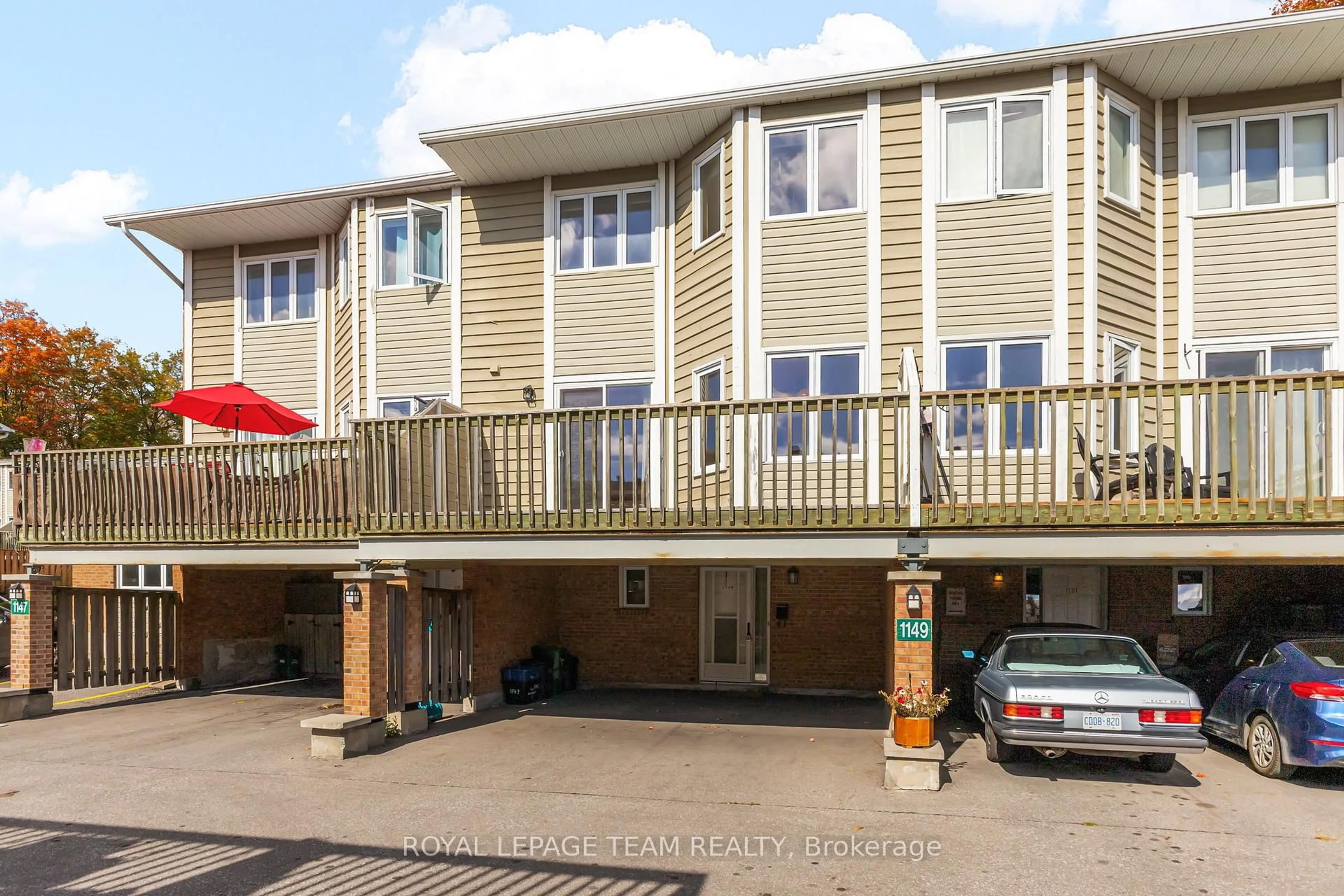 A pic from outside/outdoor area/front of a property/back of a property/a pic from drone, street for 1149 Chimney Hill Way #14, Ottawa Ontario K1J 8Z9