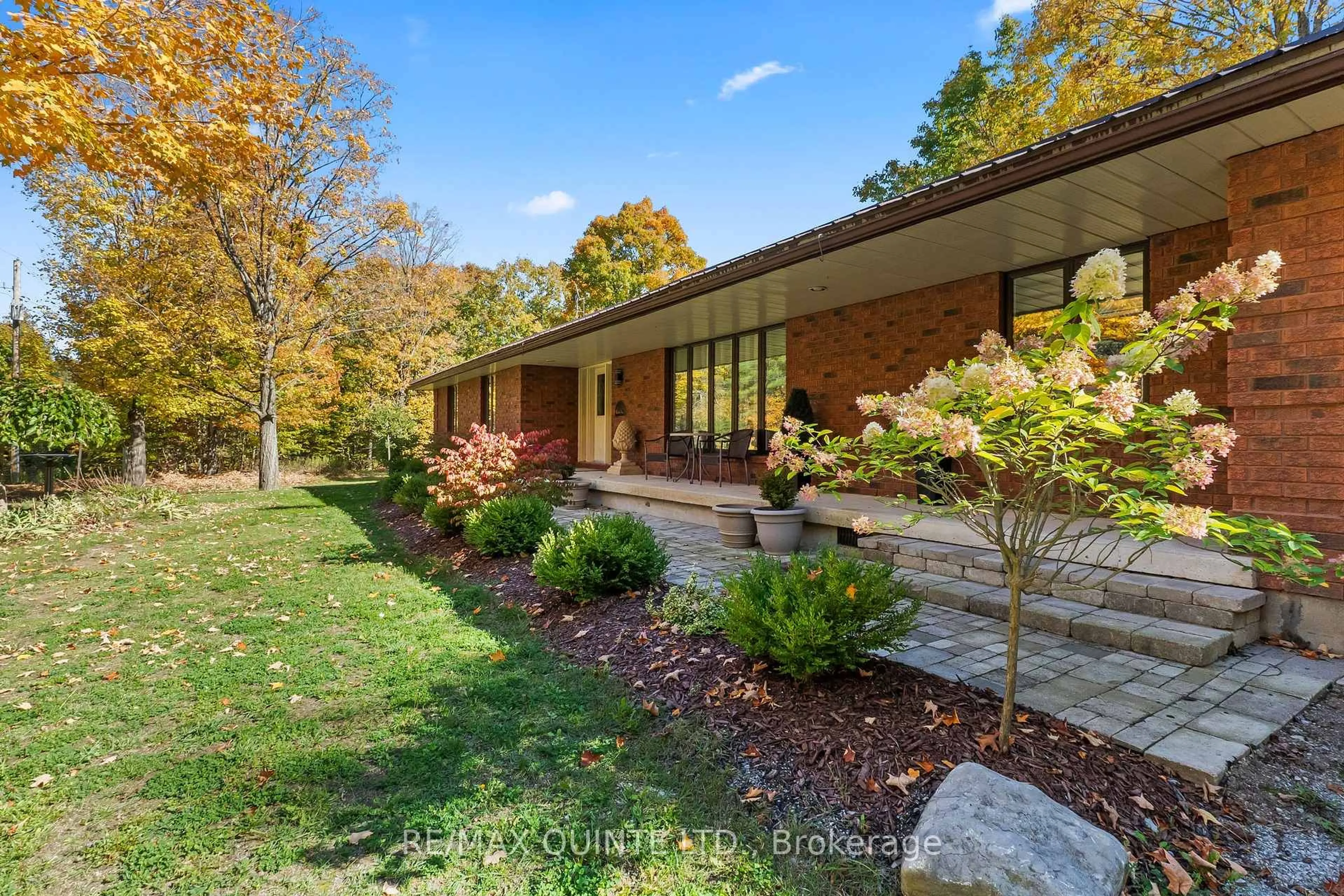 Home with brick exterior material, unknown for 1140 Somerville 3rd Concession, Kawartha Lakes Ontario K0M 1N0