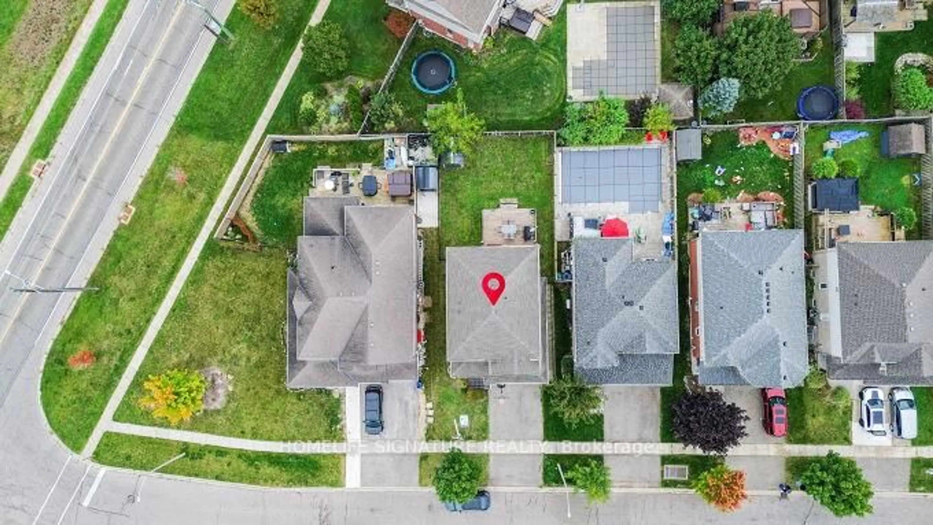 A pic from outside/outdoor area/front of a property/back of a property/a pic from drone, street for 15 Brenneman Dr, Wilmot Ontario N3A 4M9