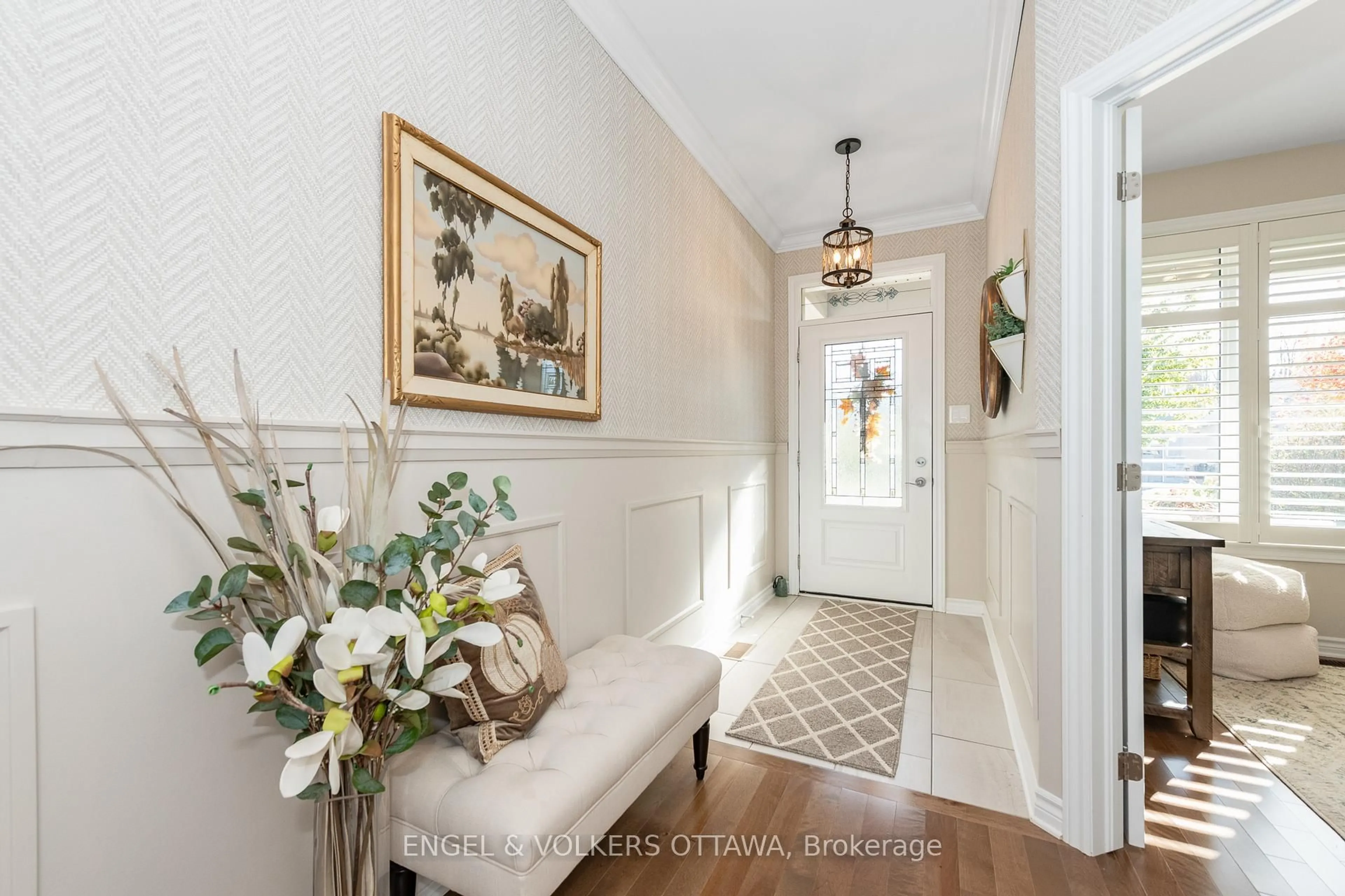 Indoor entryway for 303 Equinelle Dr, North Grenville Ontario K0G 1J0