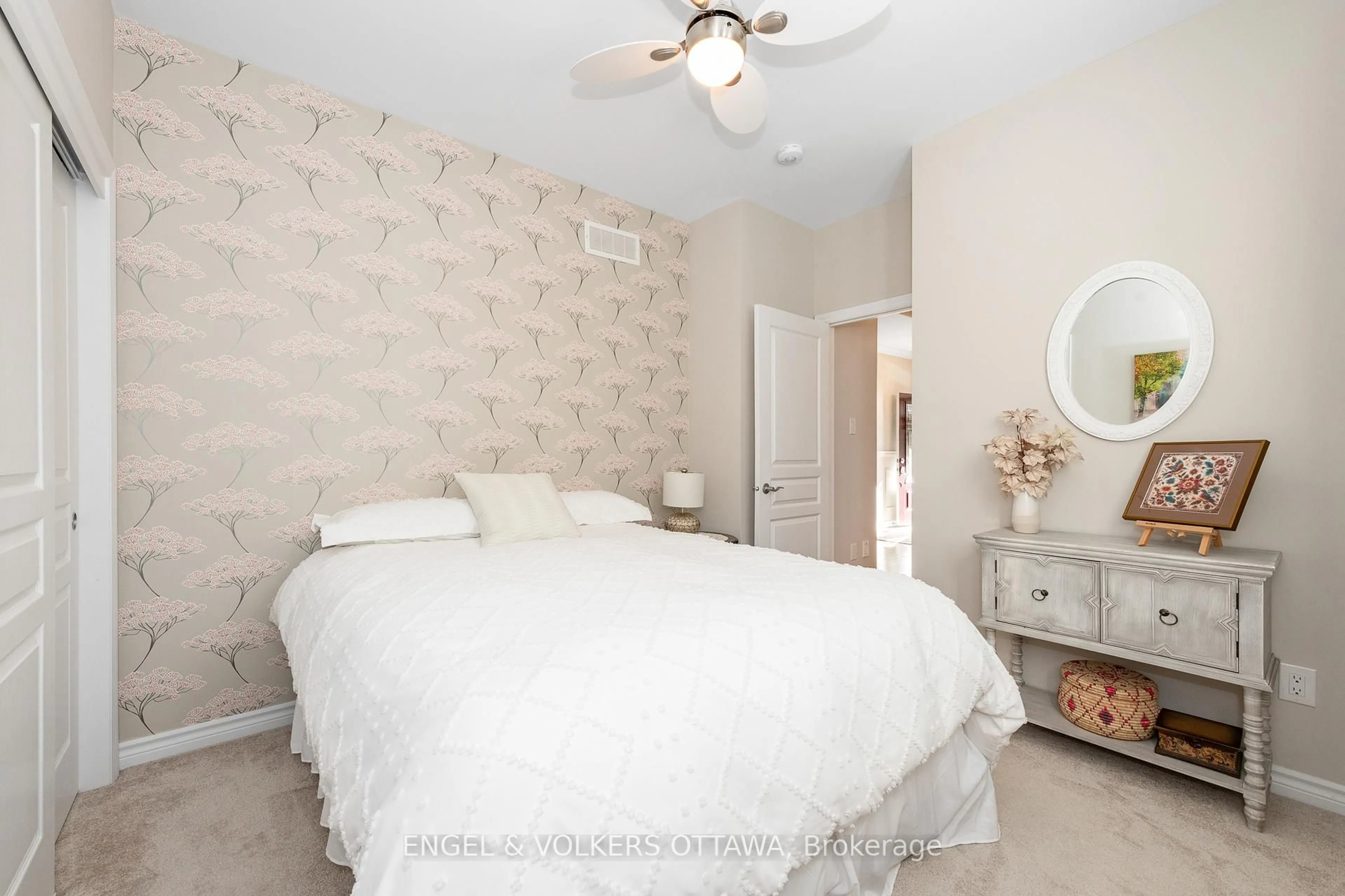 Bedroom with bed, unknown for 303 Equinelle Dr, North Grenville Ontario K0G 1J0