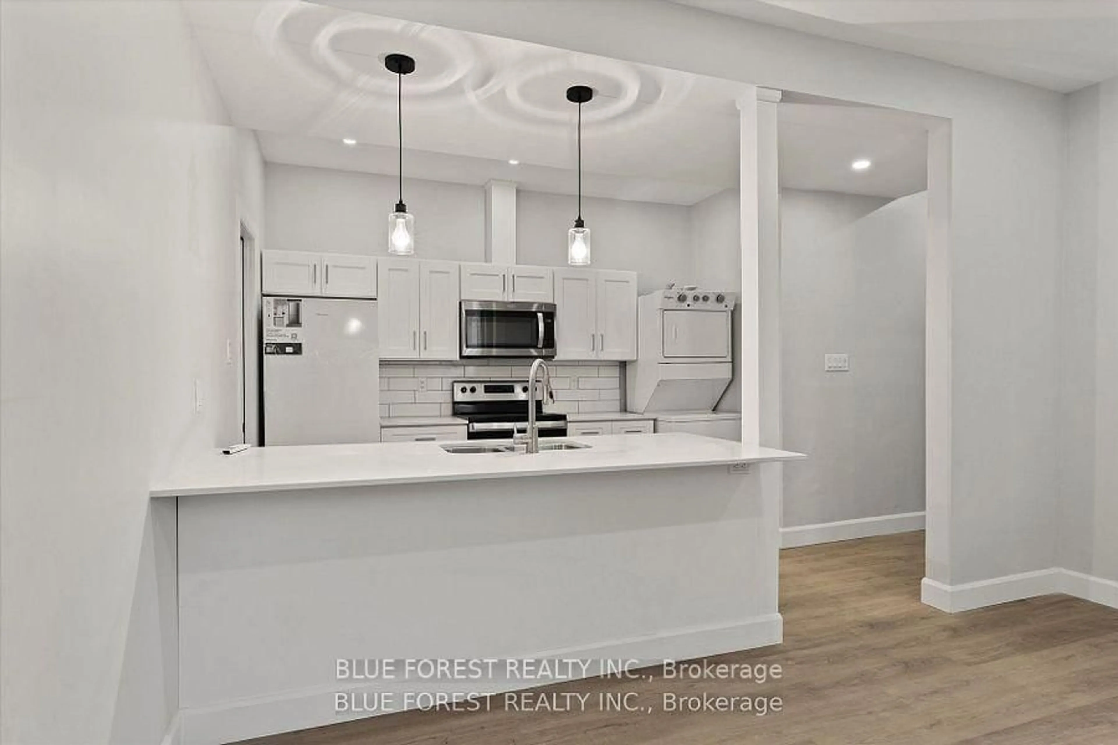 Open concept kitchen, unknown for 50-52 Wellington St, Chatham-Kent Ontario N7M 3N9