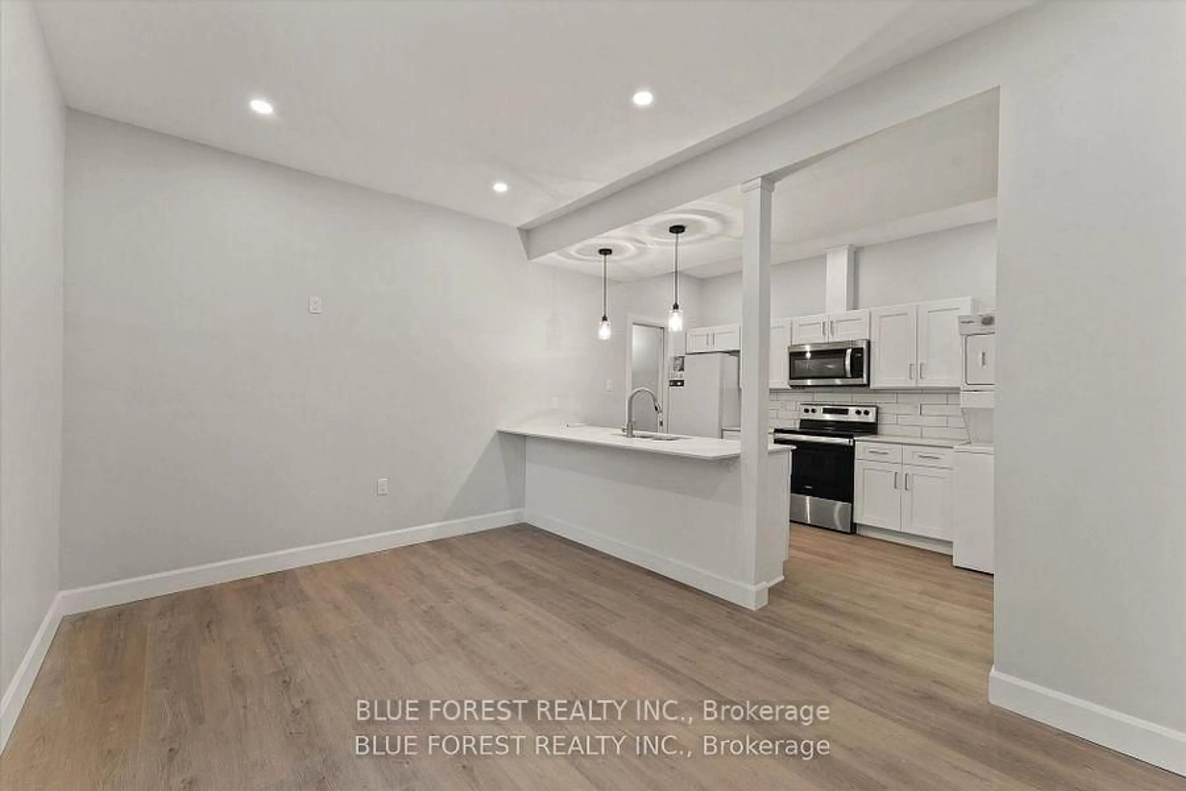Open concept kitchen, unknown for 50-52 Wellington St, Chatham-Kent Ontario N7M 3N9