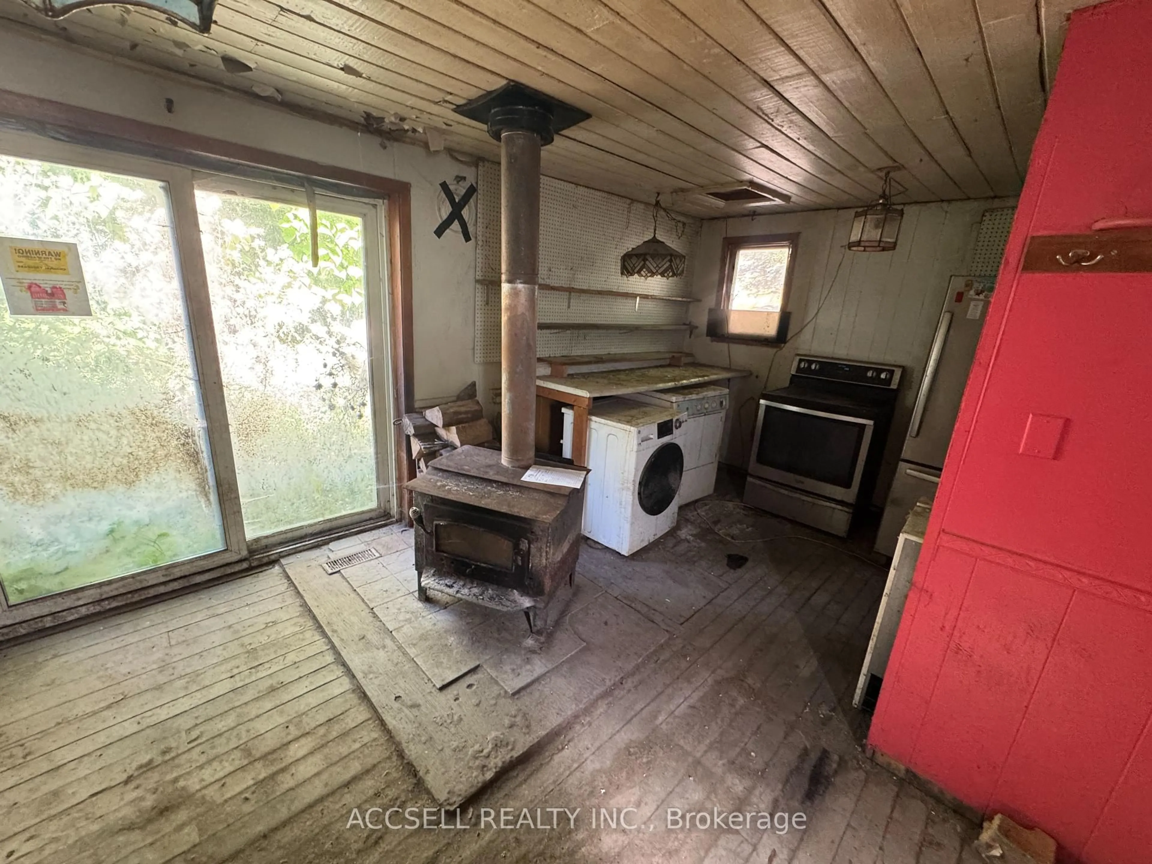 A pic of a room for 34698 Lieury Rd, North Middlesex Ontario N0M 2K0