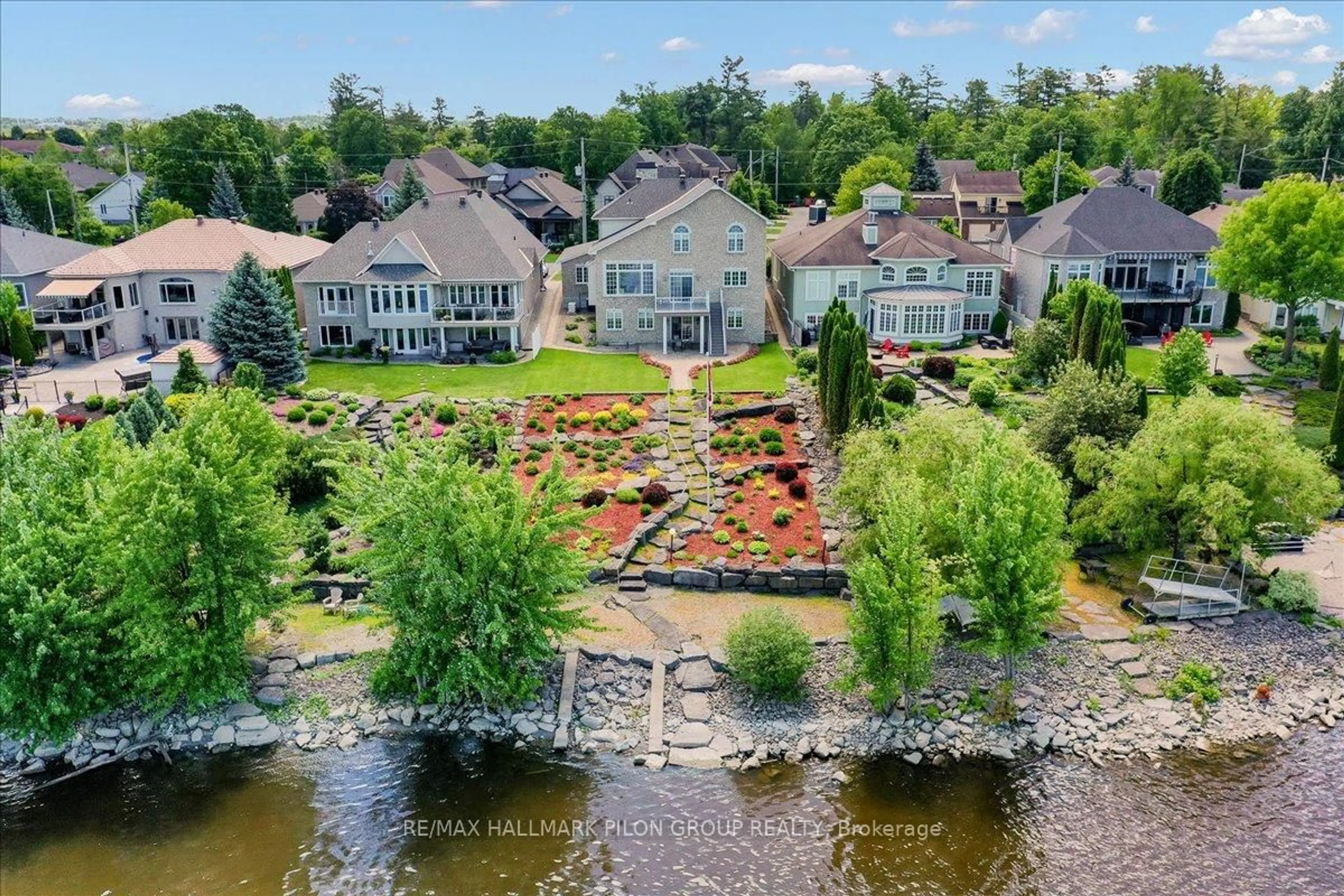 A pic from outside/outdoor area/front of a property/back of a property/a pic from drone, water/lake/river/ocean view for 6373 RADISSON Way, Ottawa Ontario K1C 2Z9