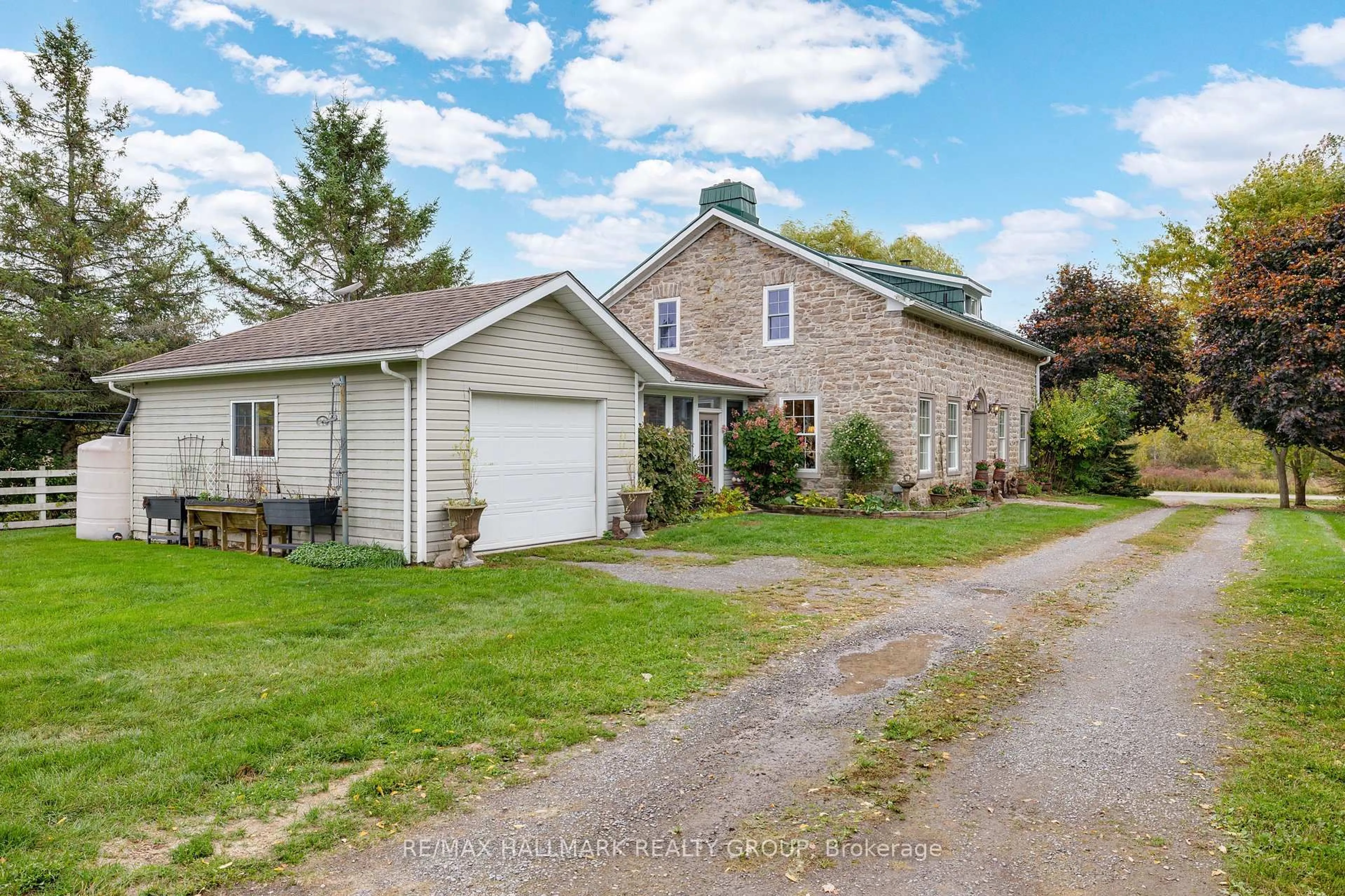A pic from outside/outdoor area/front of a property/back of a property/a pic from drone, street for 5952 Bains Rd, Elizabethtown-Kitley Ontario K6V 5T5