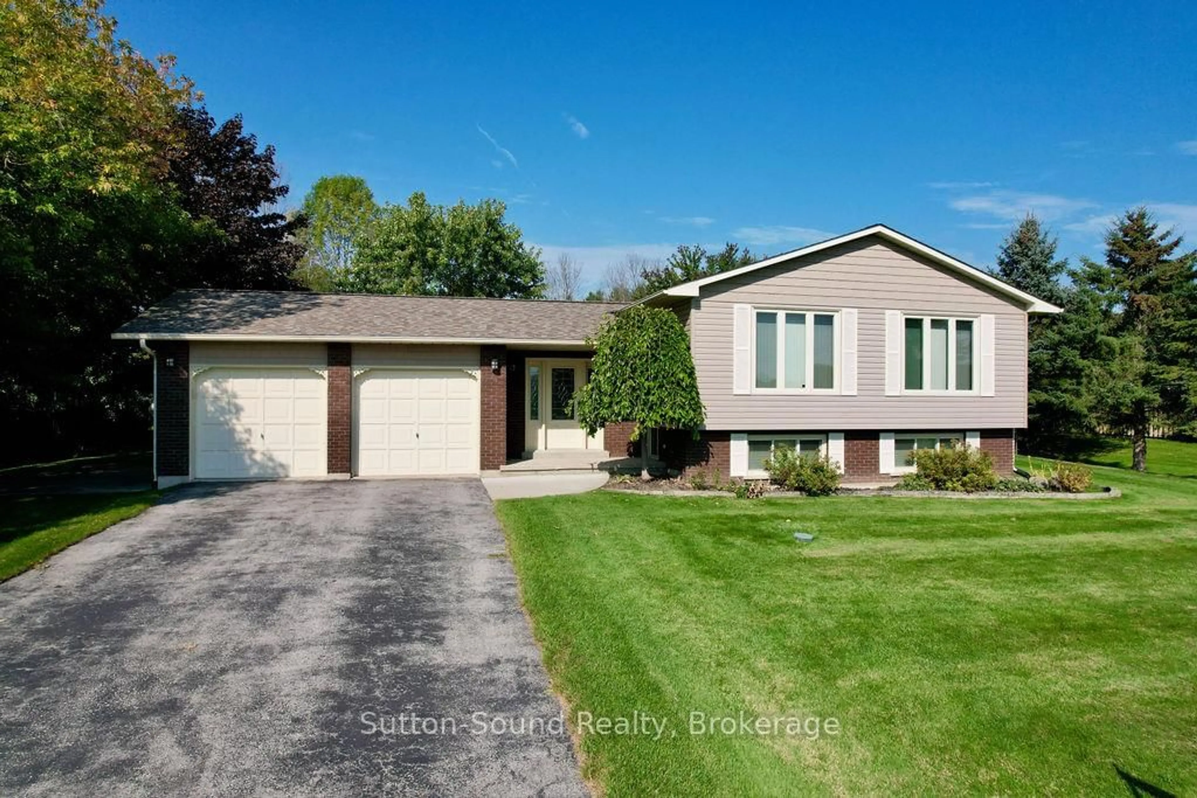 Unknown for 232 Finden St, Georgian Bluffs Ontario N4K 6V5