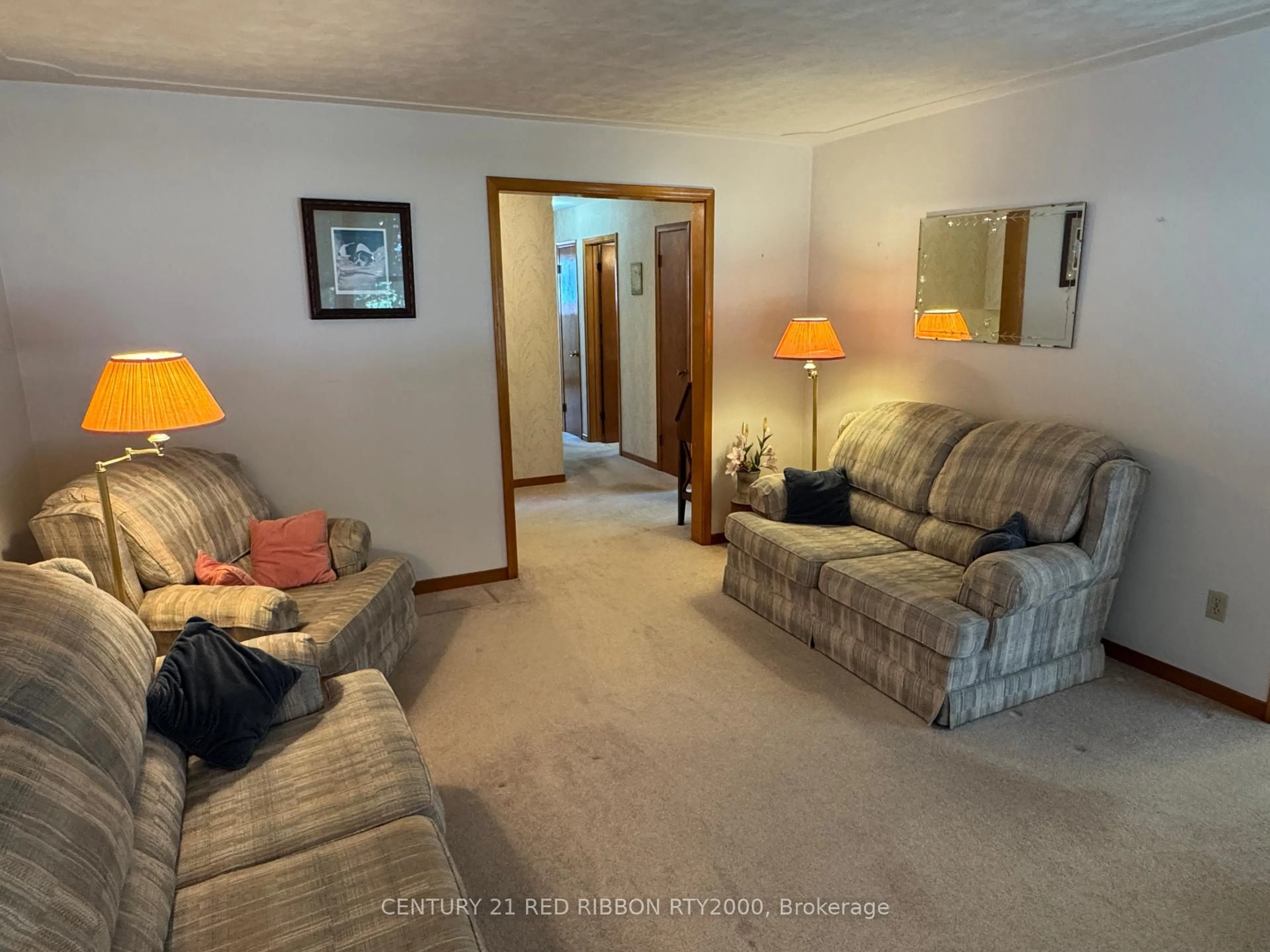 Living room with furniture, carpet floor for 730 Glover Cres, Strathroy-Caradoc Ontario N0L 1W0