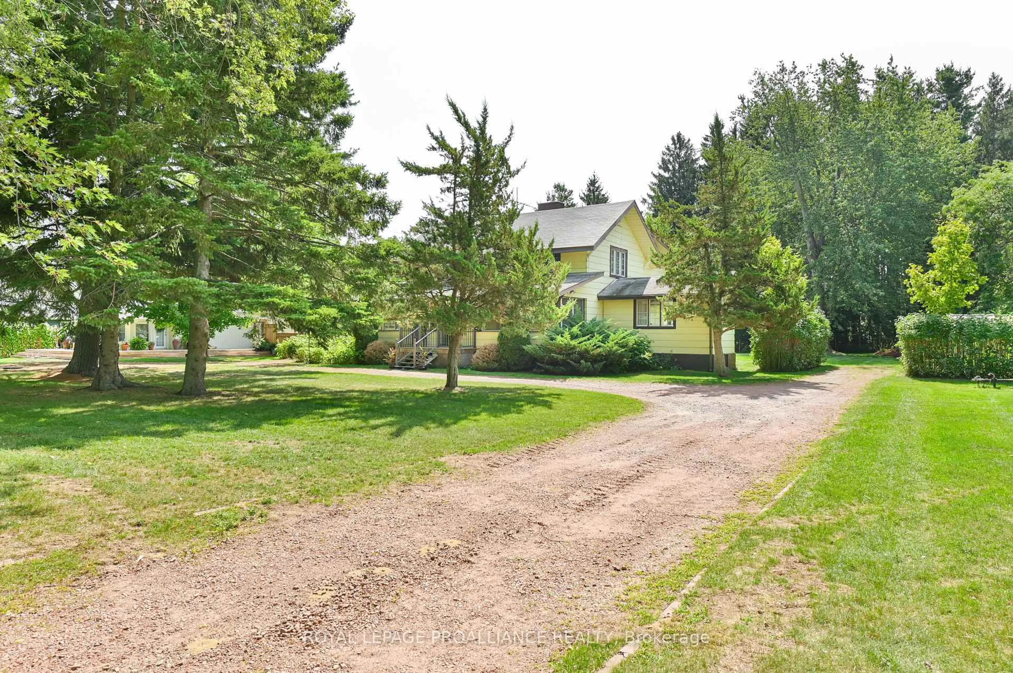 A pic from outside/outdoor area/front of a property/back of a property/a pic from drone, street for 77 Bayshore Rd, Brighton Ontario K0K 1H0