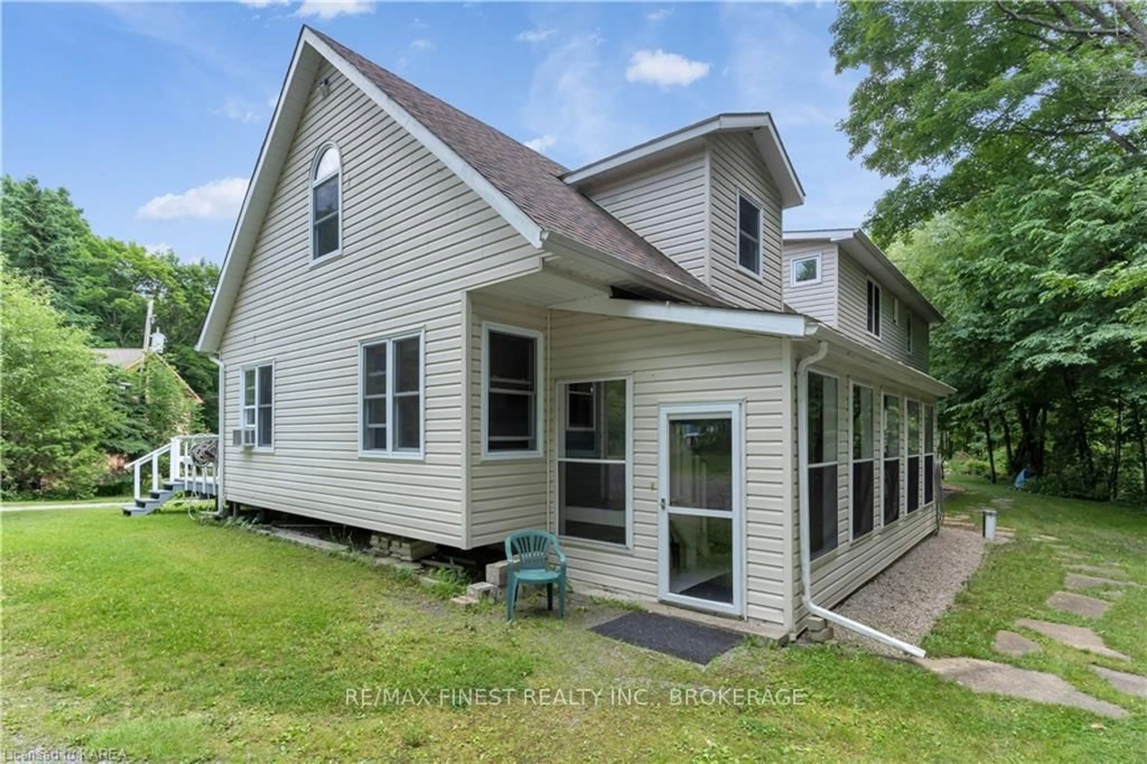 Home with vinyl exterior material, unknown for 3961 WATERFALL Lane, Inverary Ontario K0H 1X0