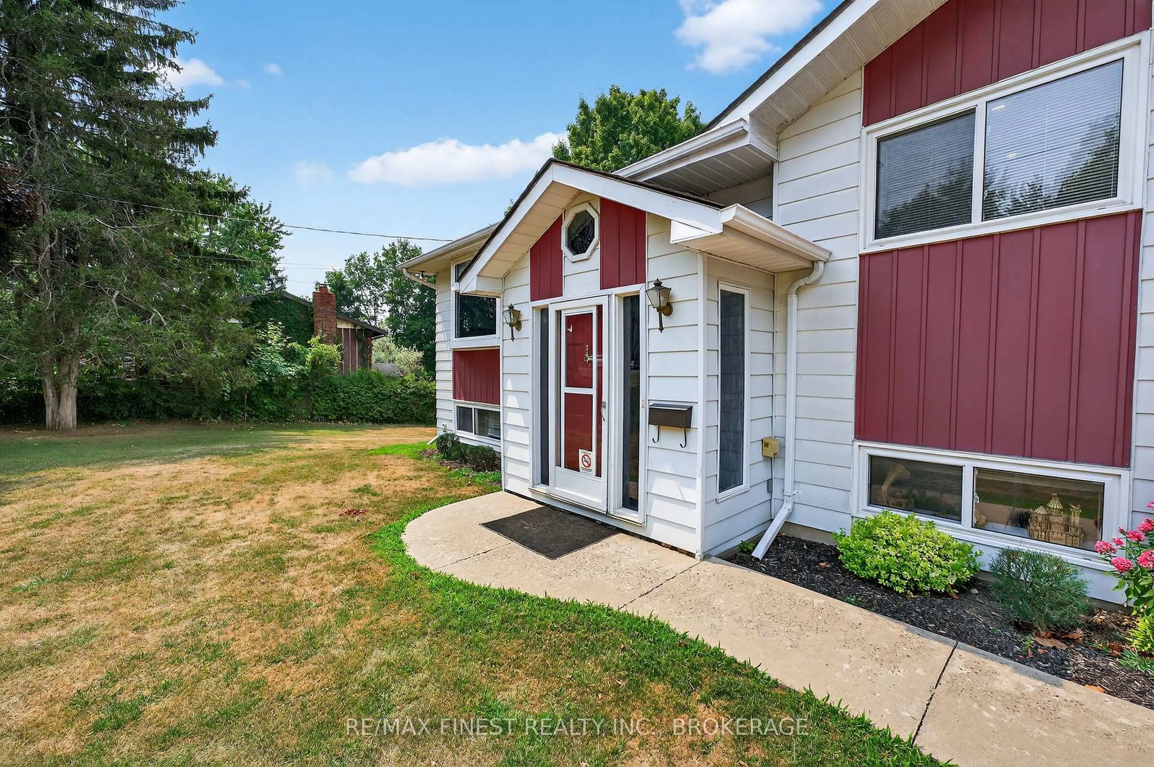 Home with vinyl exterior material, street for 2 James St, Greater Napanee Ontario K7R 3E8