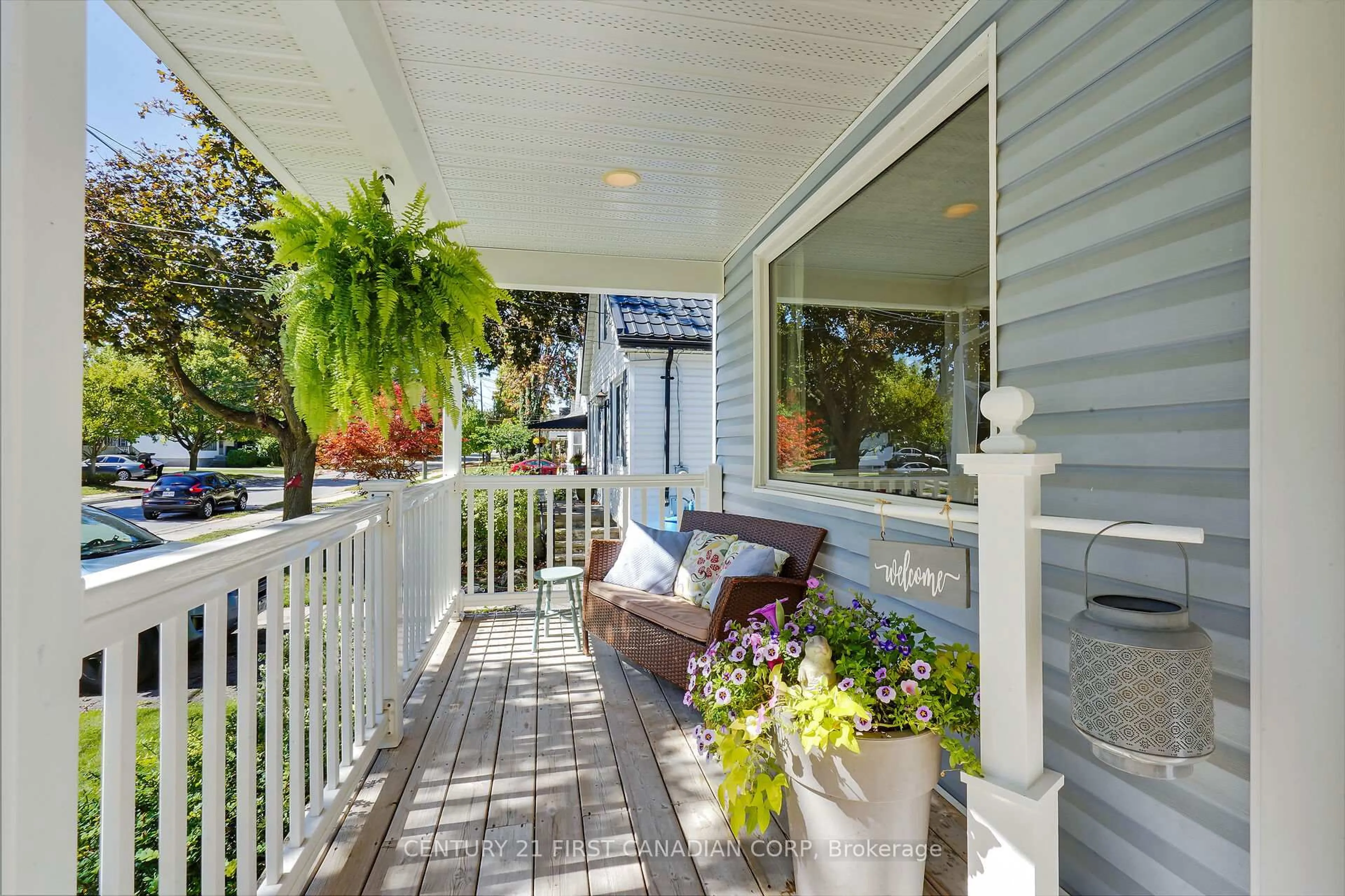 Patio, street for 42 Briscoe St, London South Ontario N6C 1W9