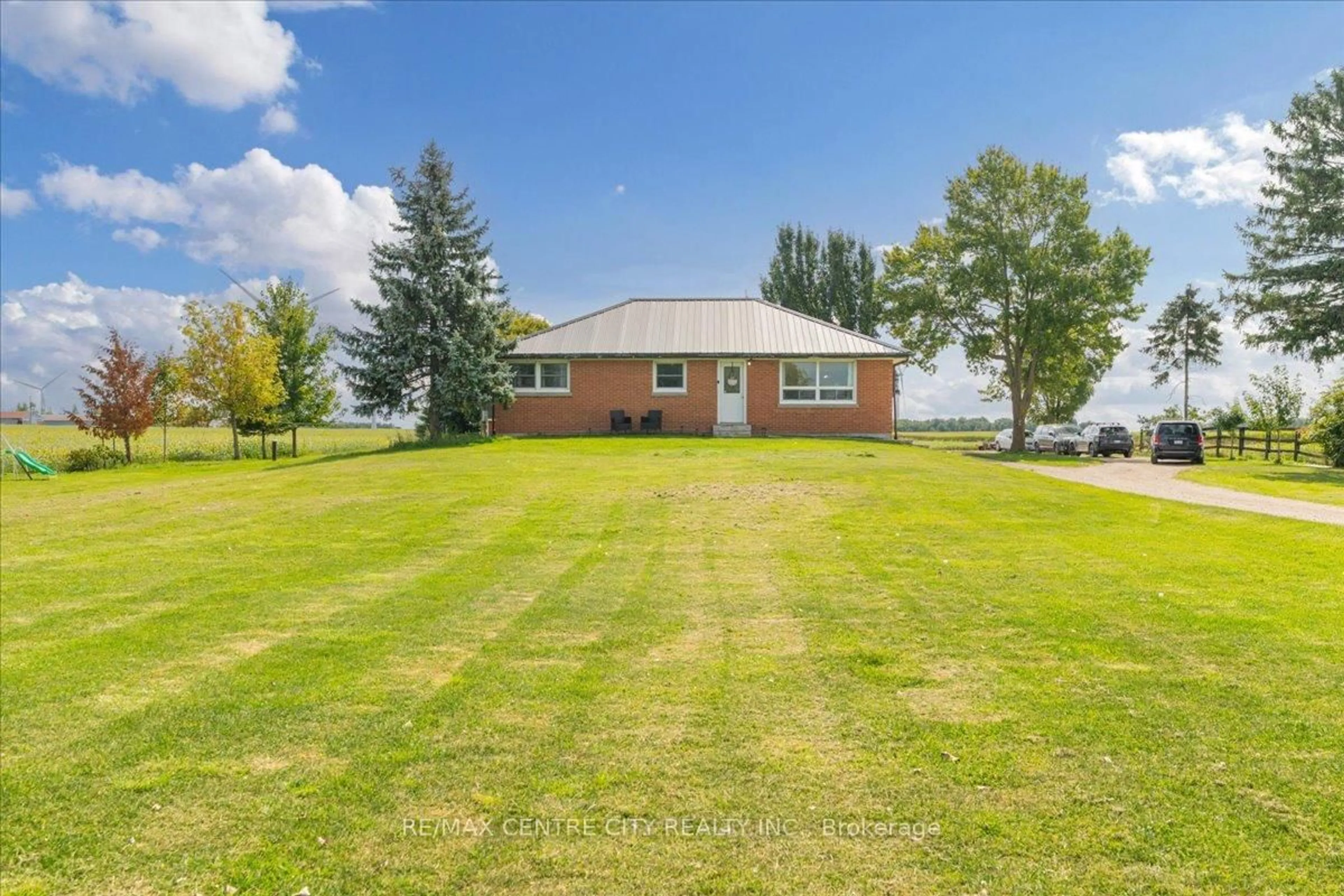 A pic from outside/outdoor area/front of a property/back of a property/a pic from drone, water/lake/river/ocean view for 2875 Cuddy Dr, Adelaide Metcalfe Ontario N7G 3H6