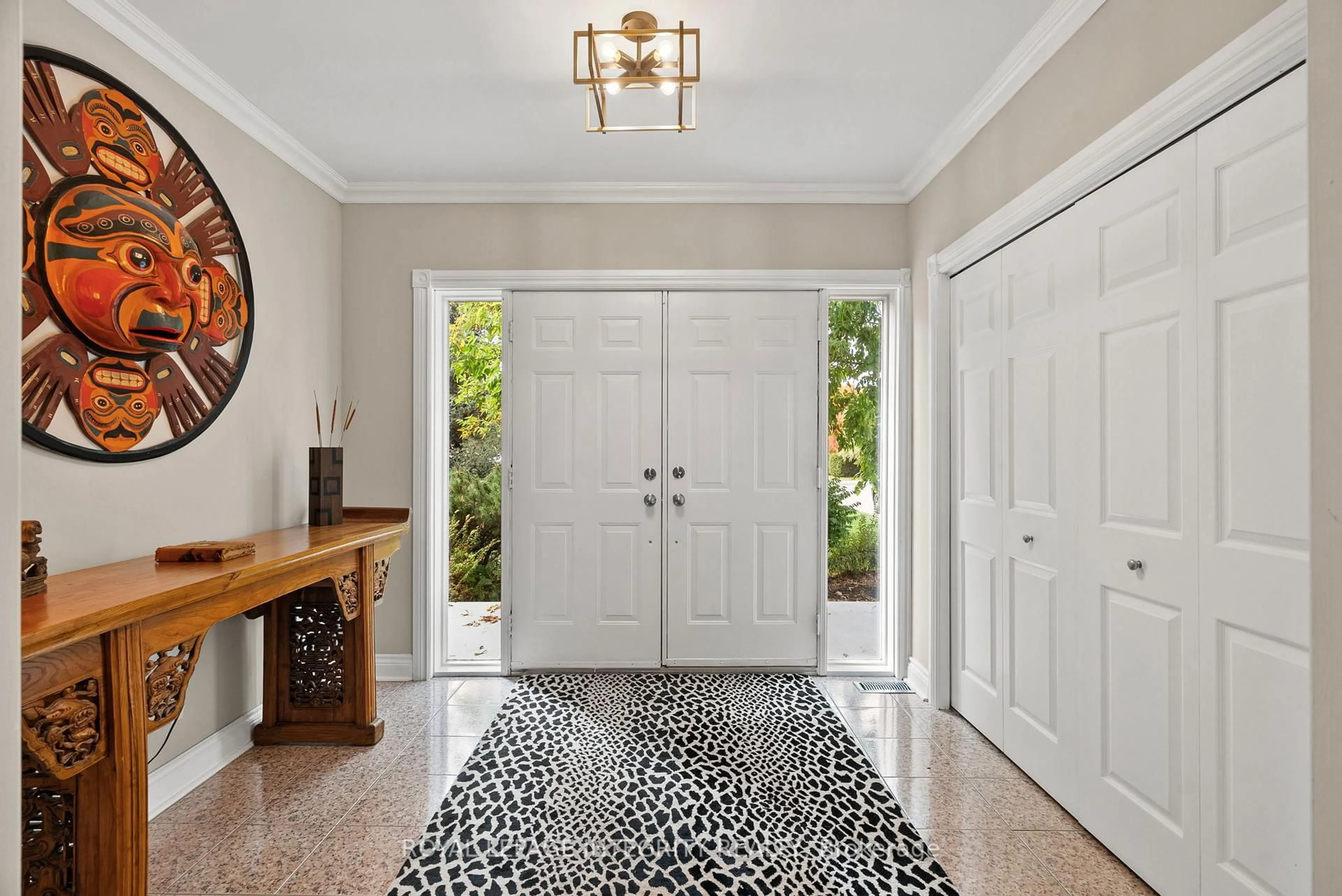 Indoor entryway for 6 Marchbrook Circ, Ottawa Ontario K2W 1A1