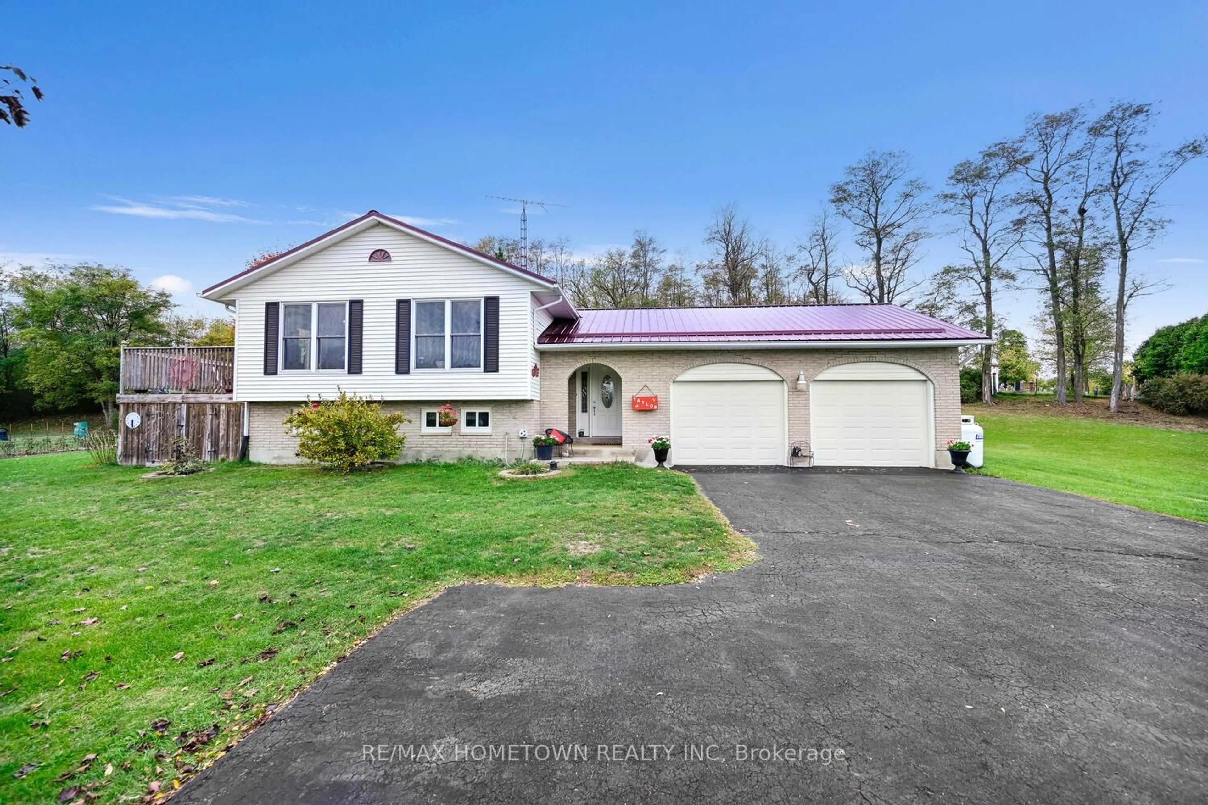 Home with vinyl exterior material, street for 6528 New Dublin Rd, Elizabethtown-Kitley Ontario K0E 1A0