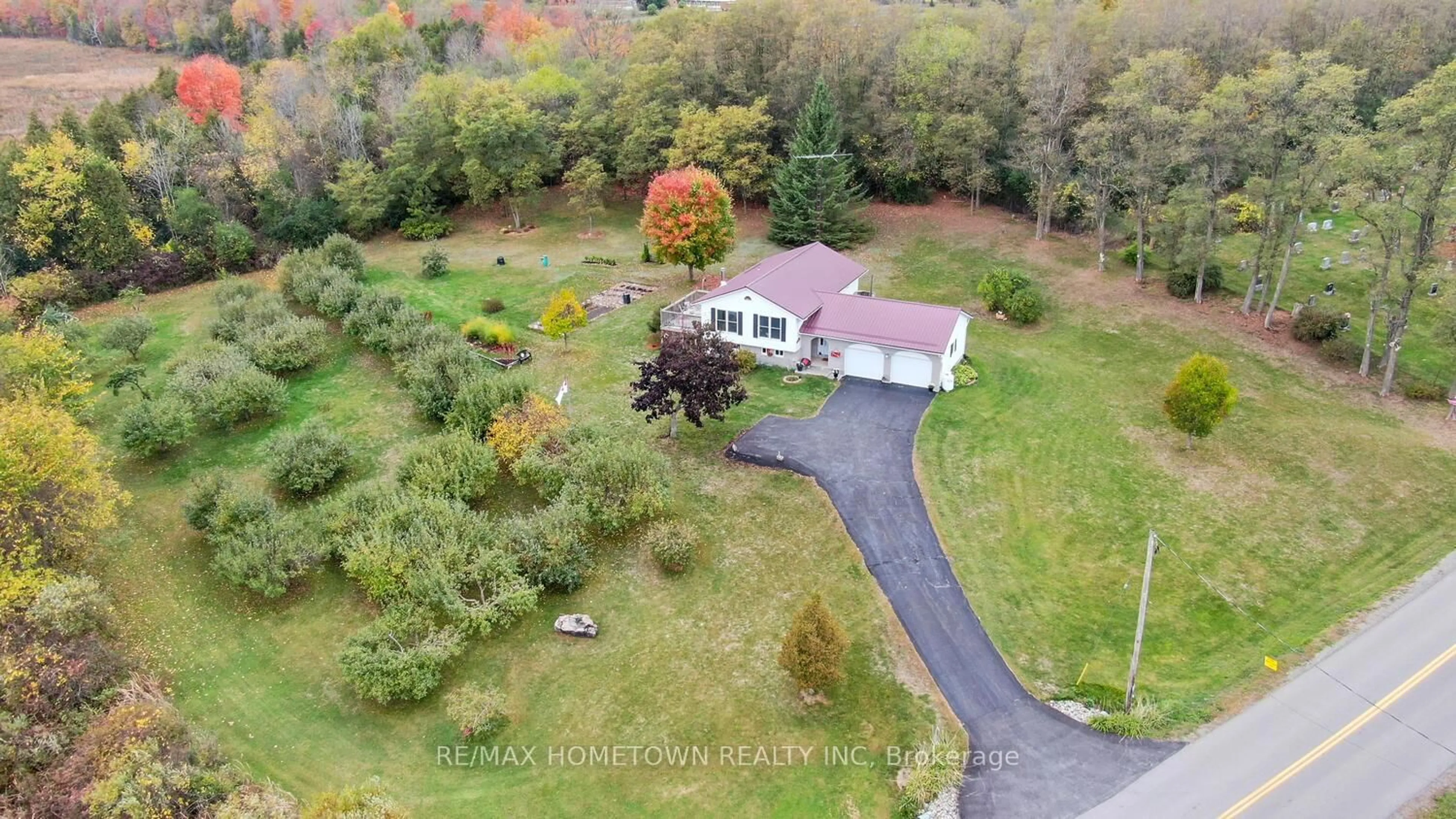 A pic from outside/outdoor area/front of a property/back of a property/a pic from drone, unknown for 6528 New Dublin Rd, Elizabethtown-Kitley Ontario K0E 1A0