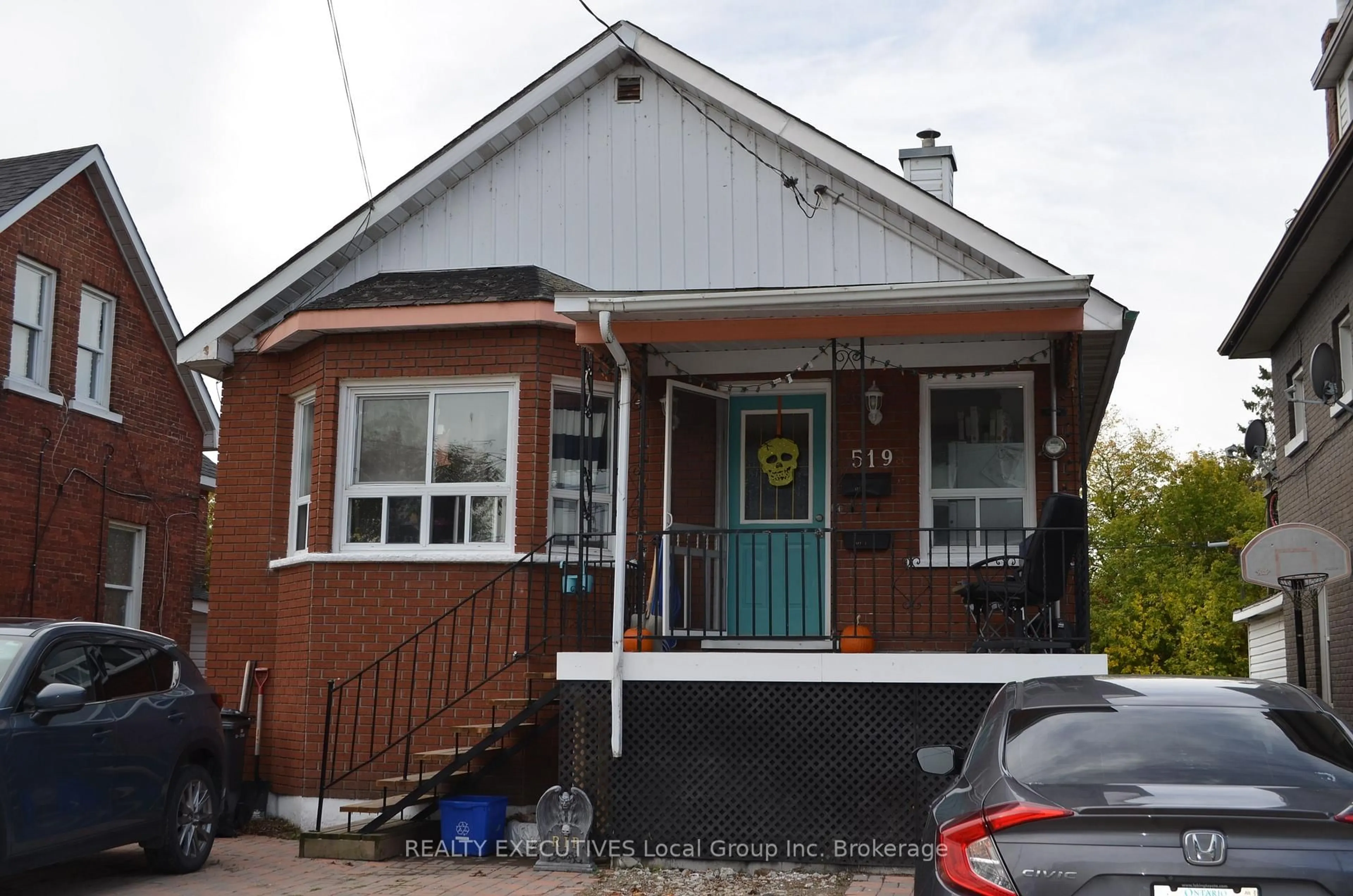 Home with brick exterior material, building for 519 WORTHINGTON St, North Bay Ontario P1B 1H6