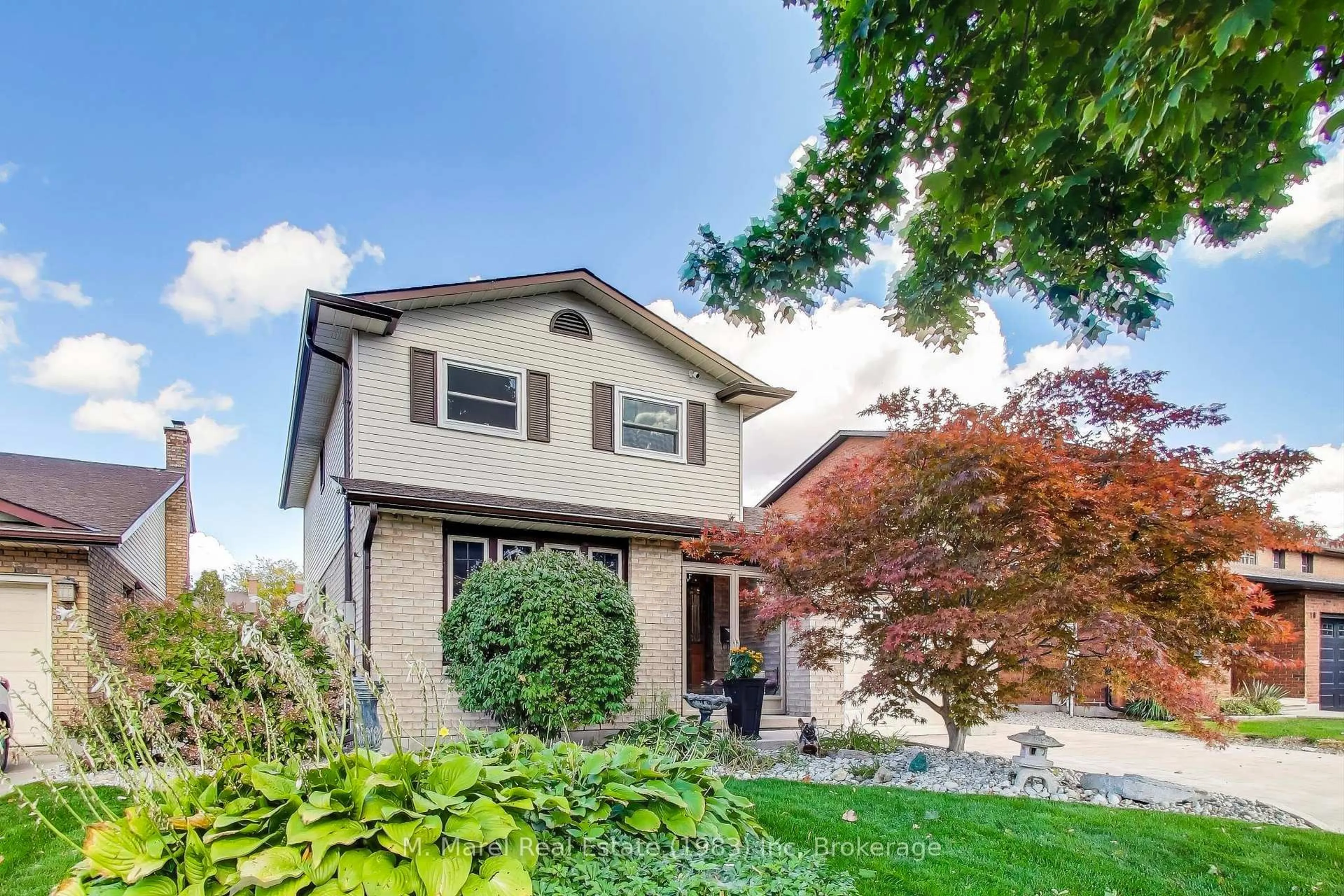 Home with vinyl exterior material, street for 12 Kingsview Dr, Hamilton Ontario L8J 2K5
