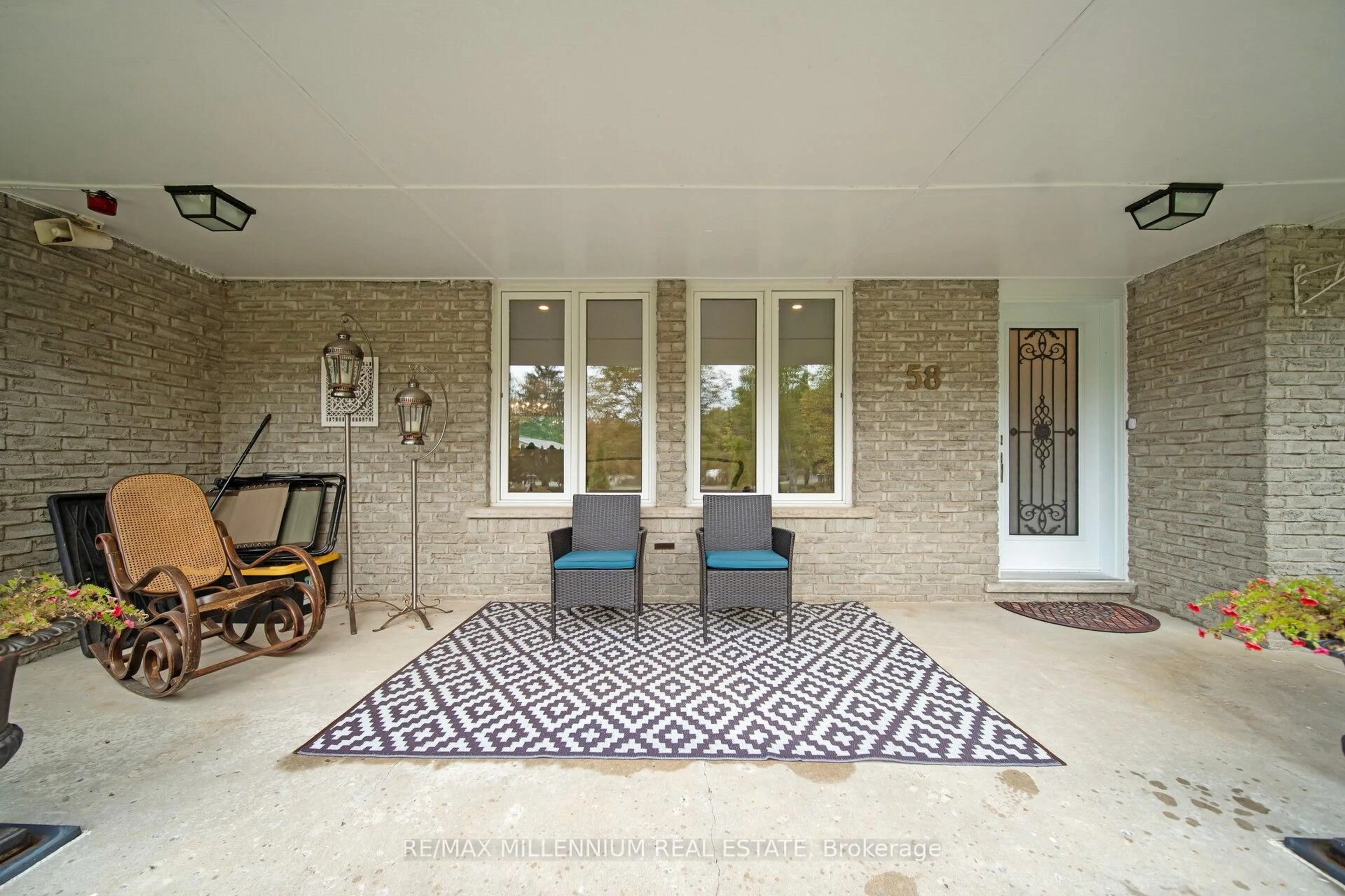 Indoor entryway for 58 Unity Side Rd, Haldimand Ontario N3W 1Y2