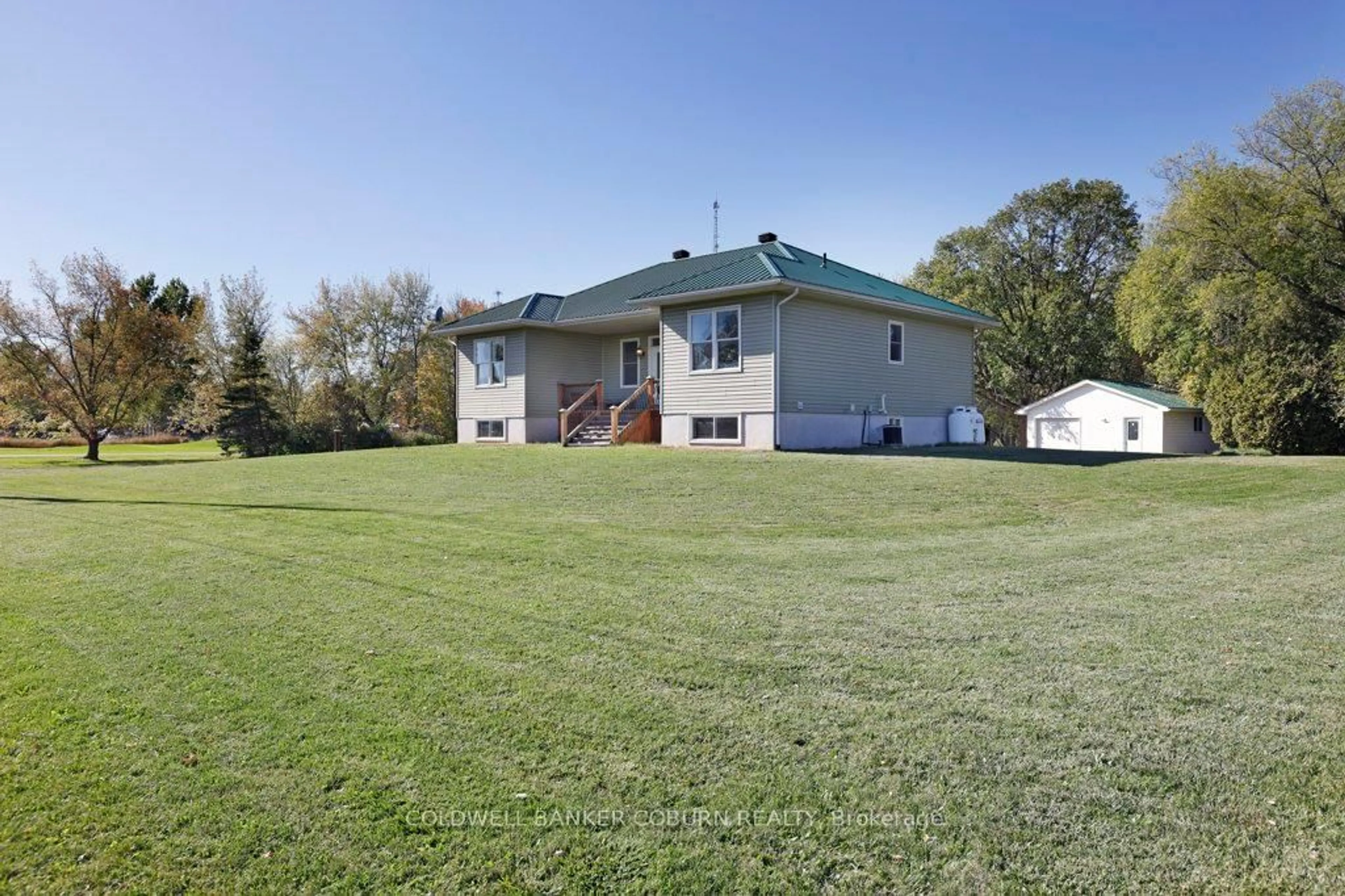 A pic from outside/outdoor area/front of a property/back of a property/a pic from drone, building for 13394 County Rd 41 Rd, South Dundas Ontario K7R 3L2