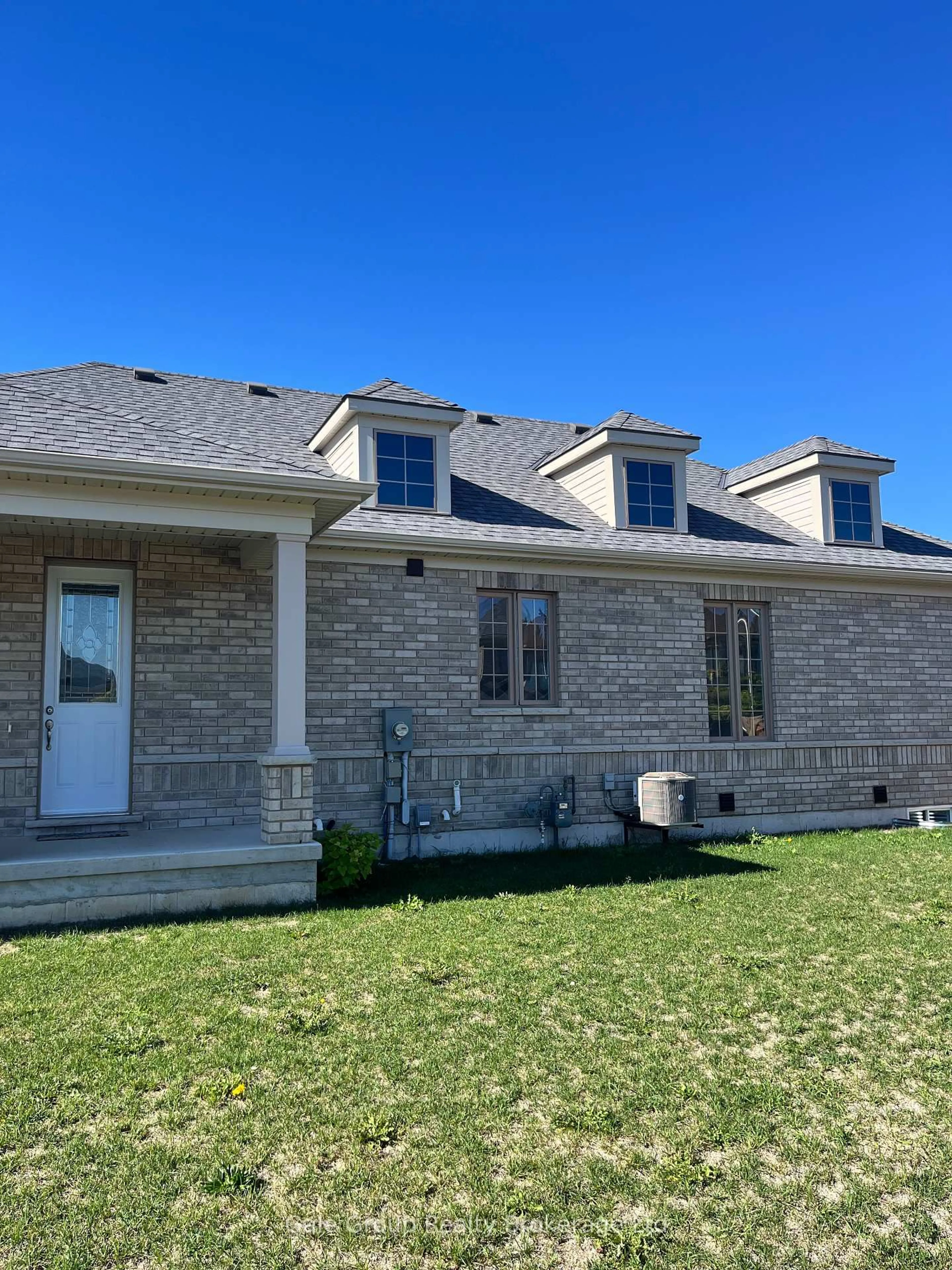 Home with brick exterior material, building for 24 Harwood St, Tillsonburg Ontario N4G 0J8
