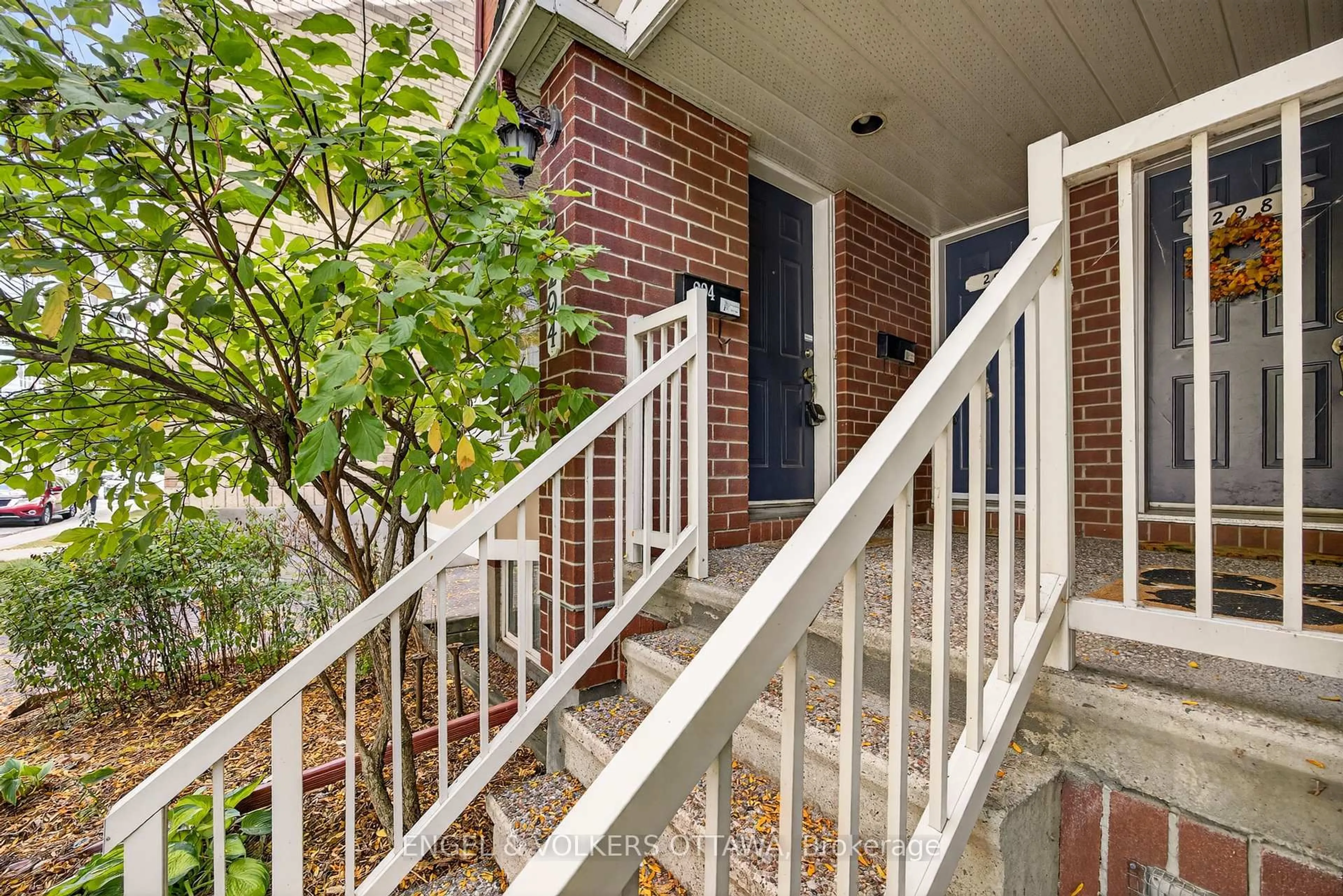 Unknown for 294 Gloucester St #294, Ottawa Ontario K1R 5E4