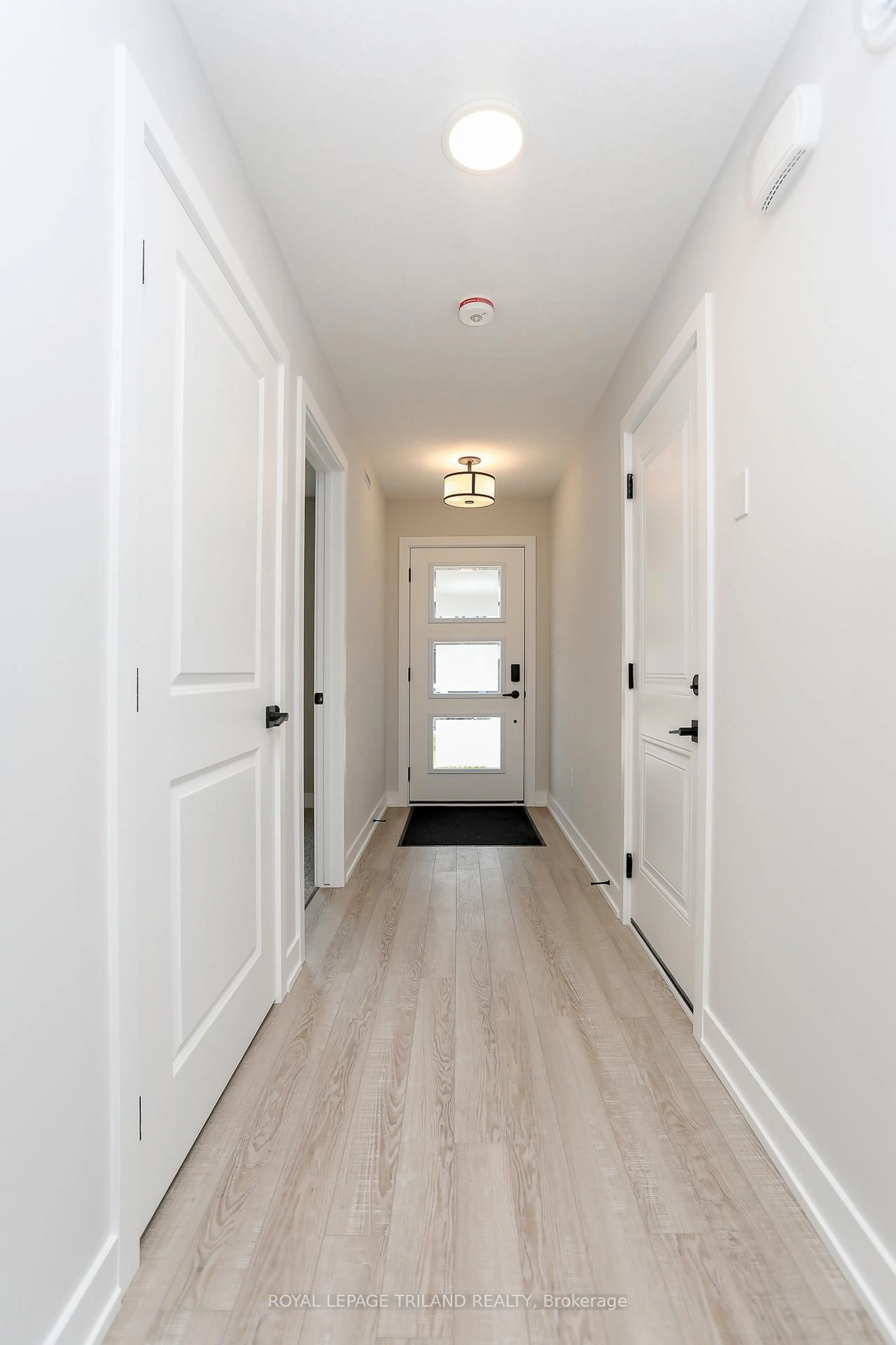 Indoor entryway for 51 White Tail Path, Central Elgin Ontario N5R 0N7