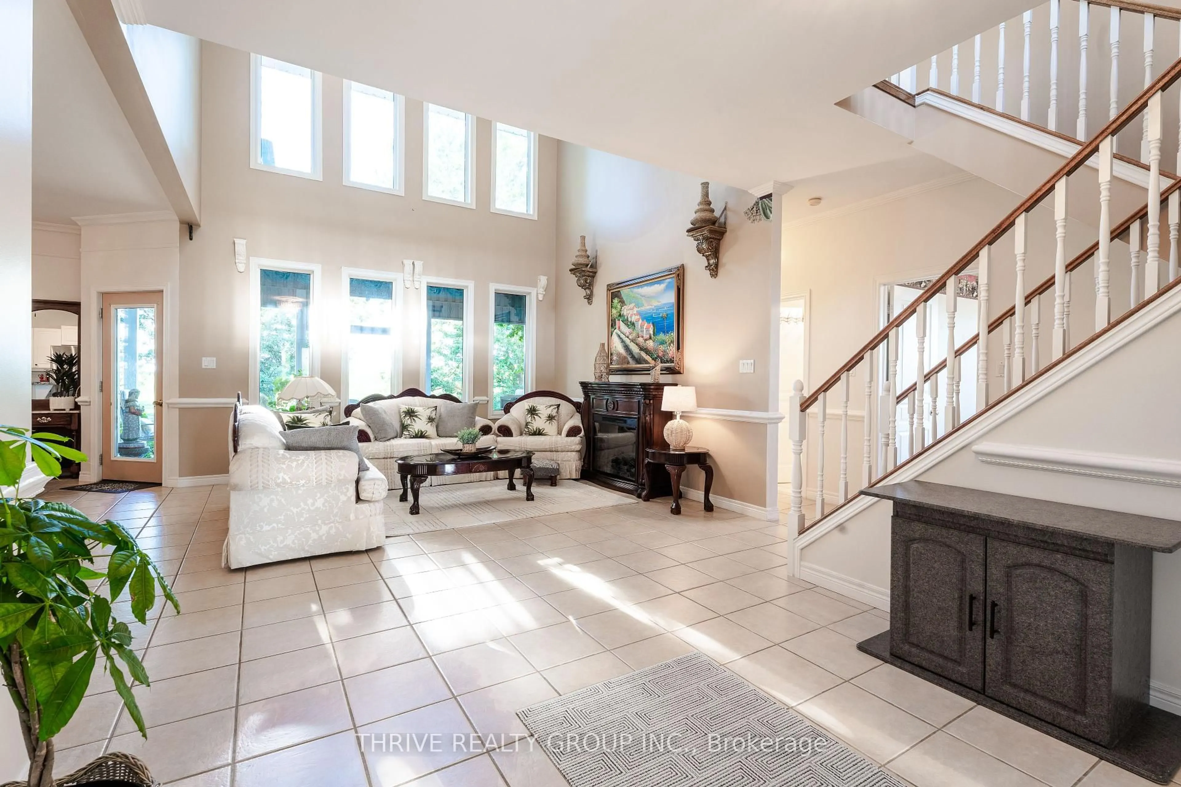 Indoor foyer for 6228 Bethel Rd, Warwick Ontario N0M 2S0