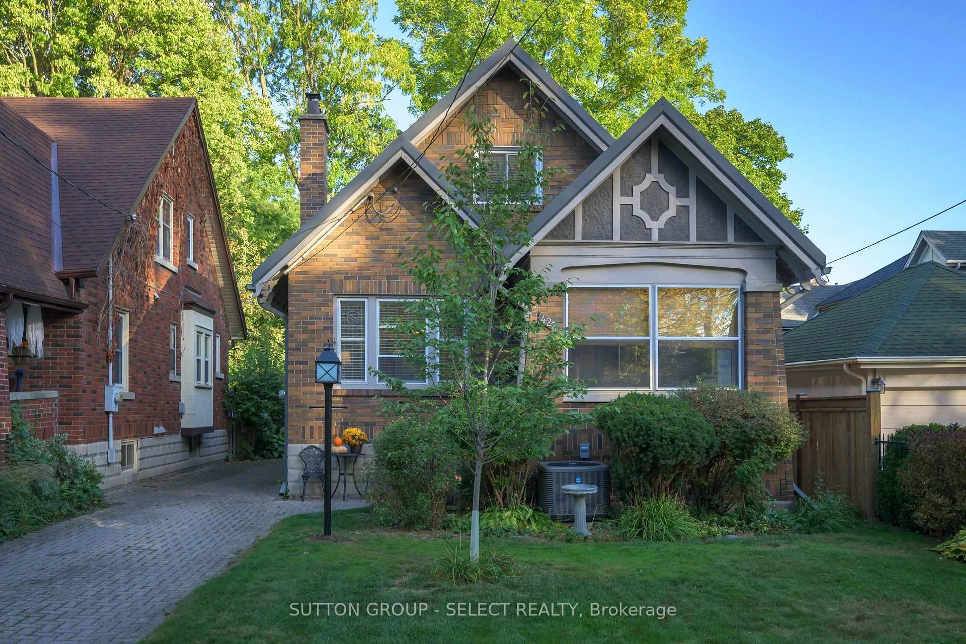 Home with brick exterior material, street for 422 CHEAPSIDE St, London East Ontario N5Y 3X1
