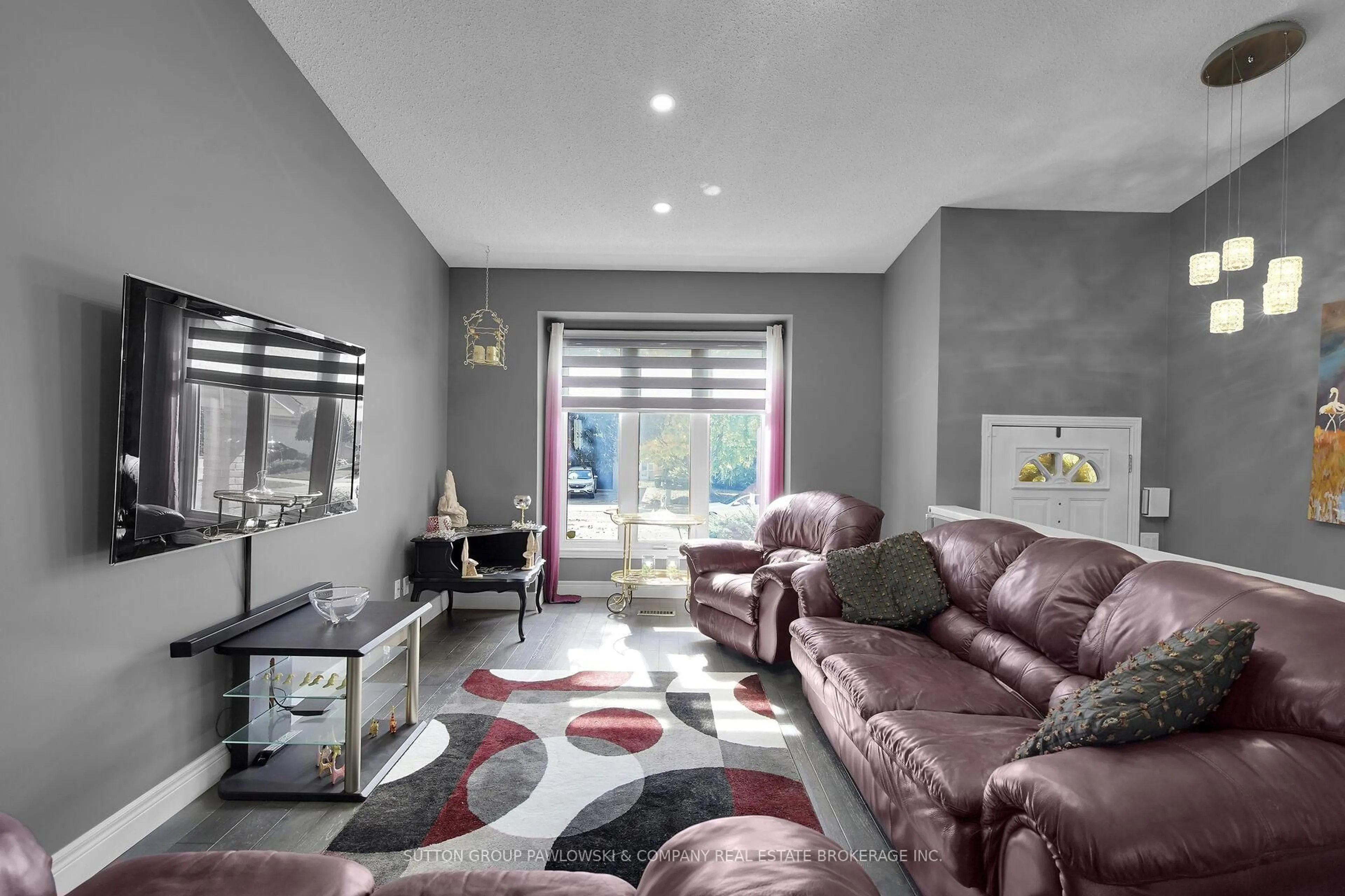 Living room with furniture, unknown for 59 Golfview Cres, London South Ontario N6C 5N3