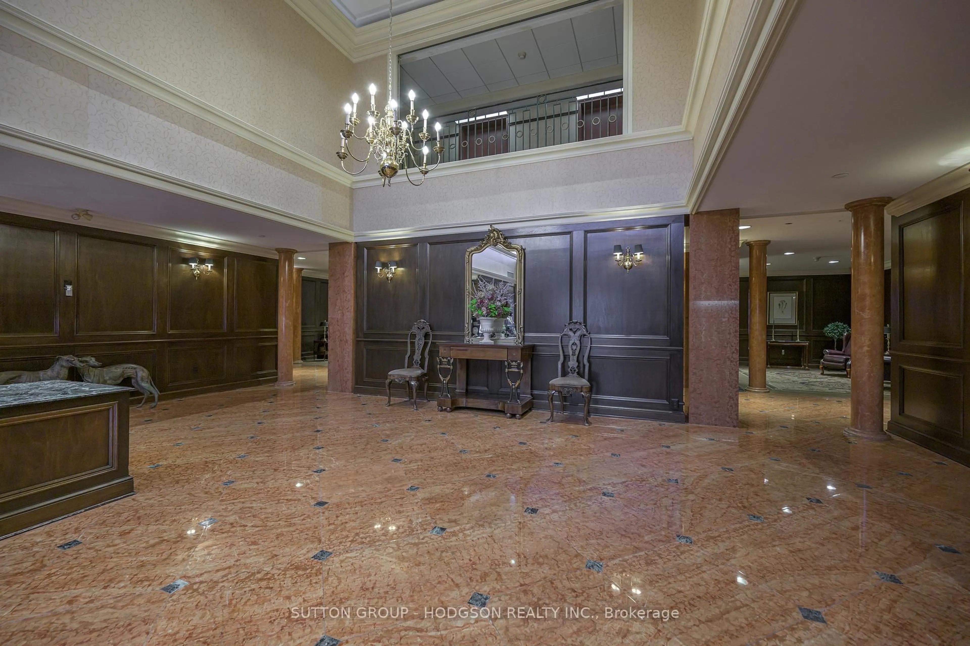 Lobby for 250 Sydenham St #203, London East Ontario N6A 5S1