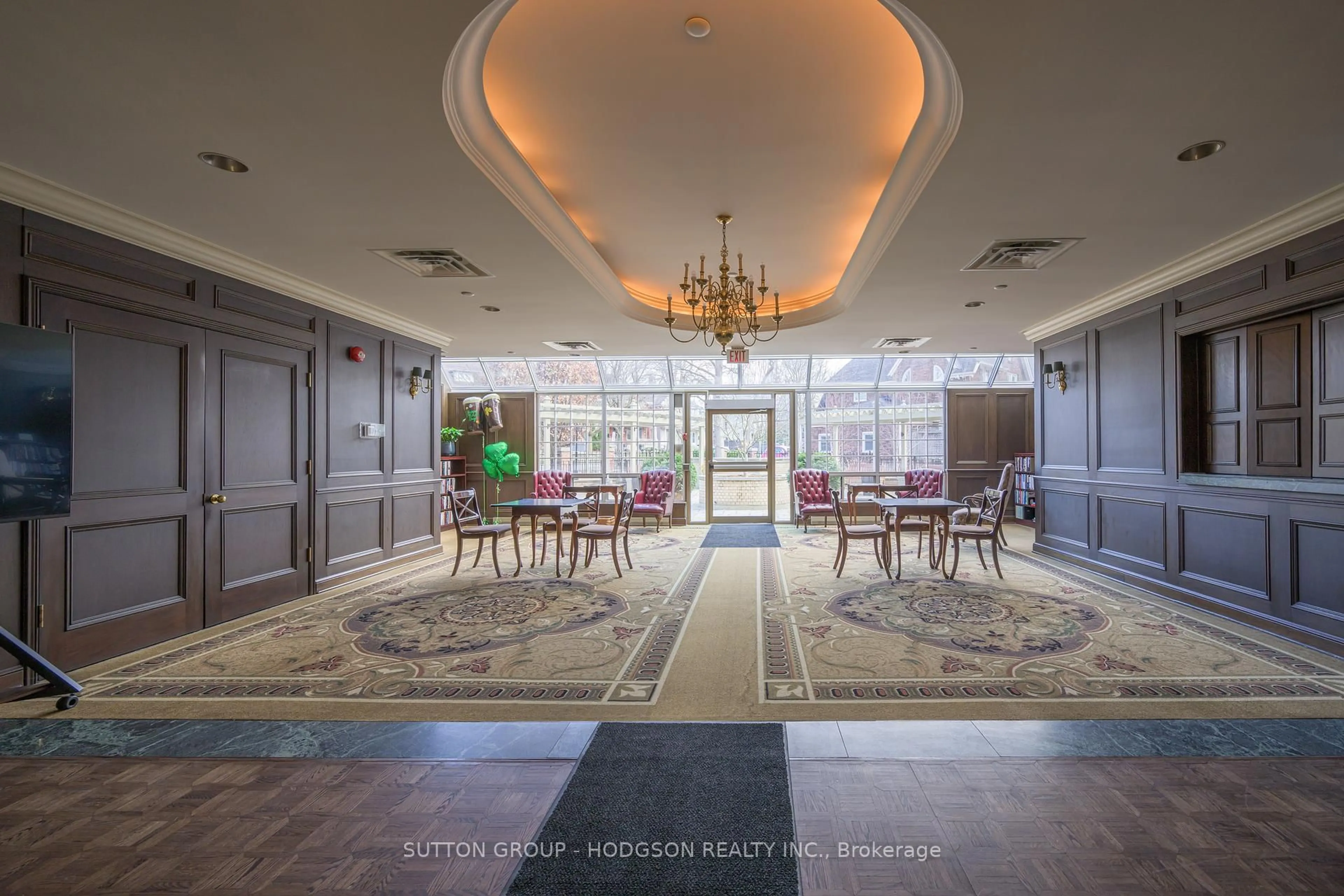 Indoor foyer for 250 Sydenham St #203, London East Ontario N6A 5S1