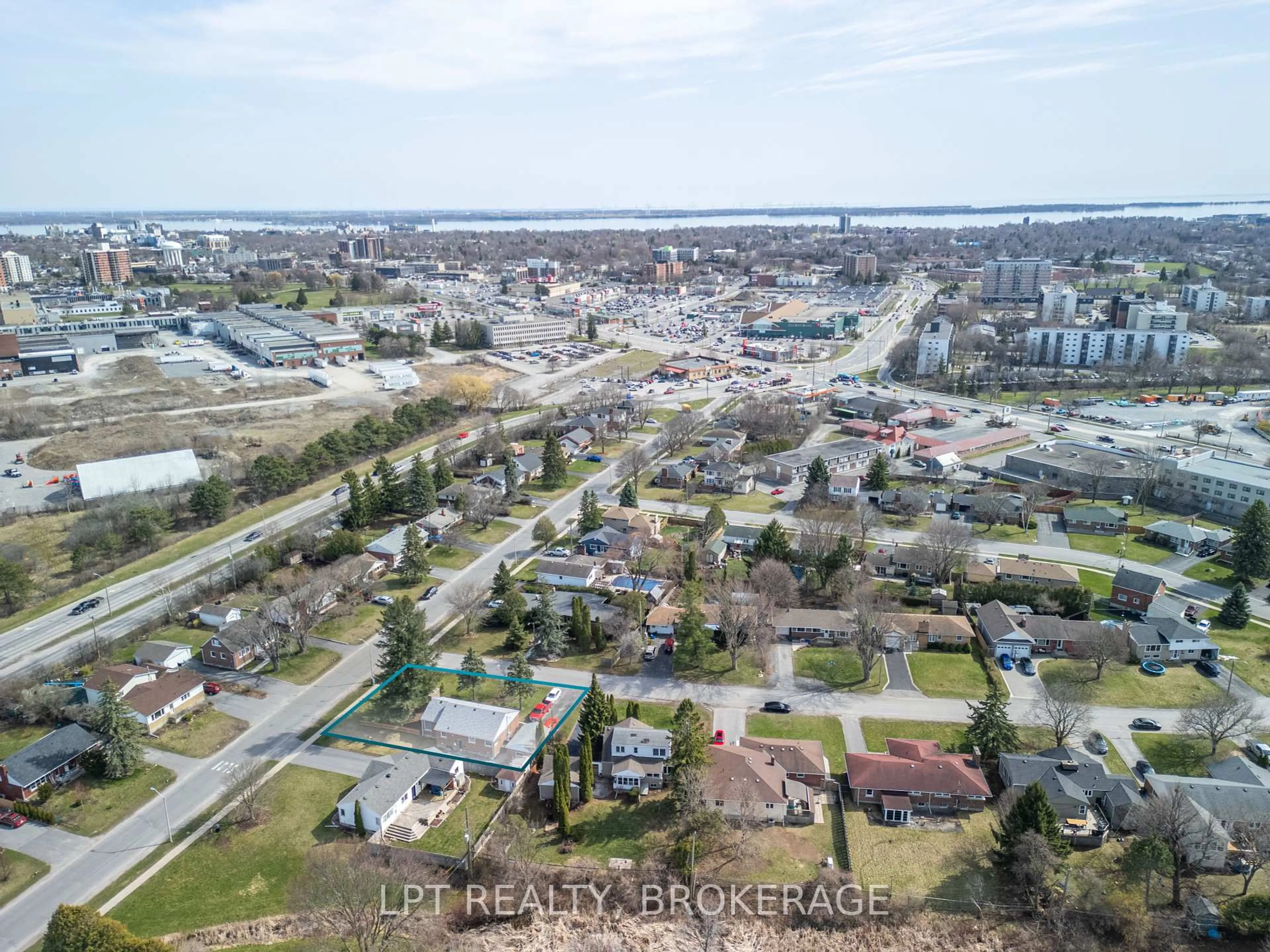 A pic from outside/outdoor area/front of a property/back of a property/a pic from drone, unknown for 9 Elizabeth Ave, Kingston Ontario K7M 3G9