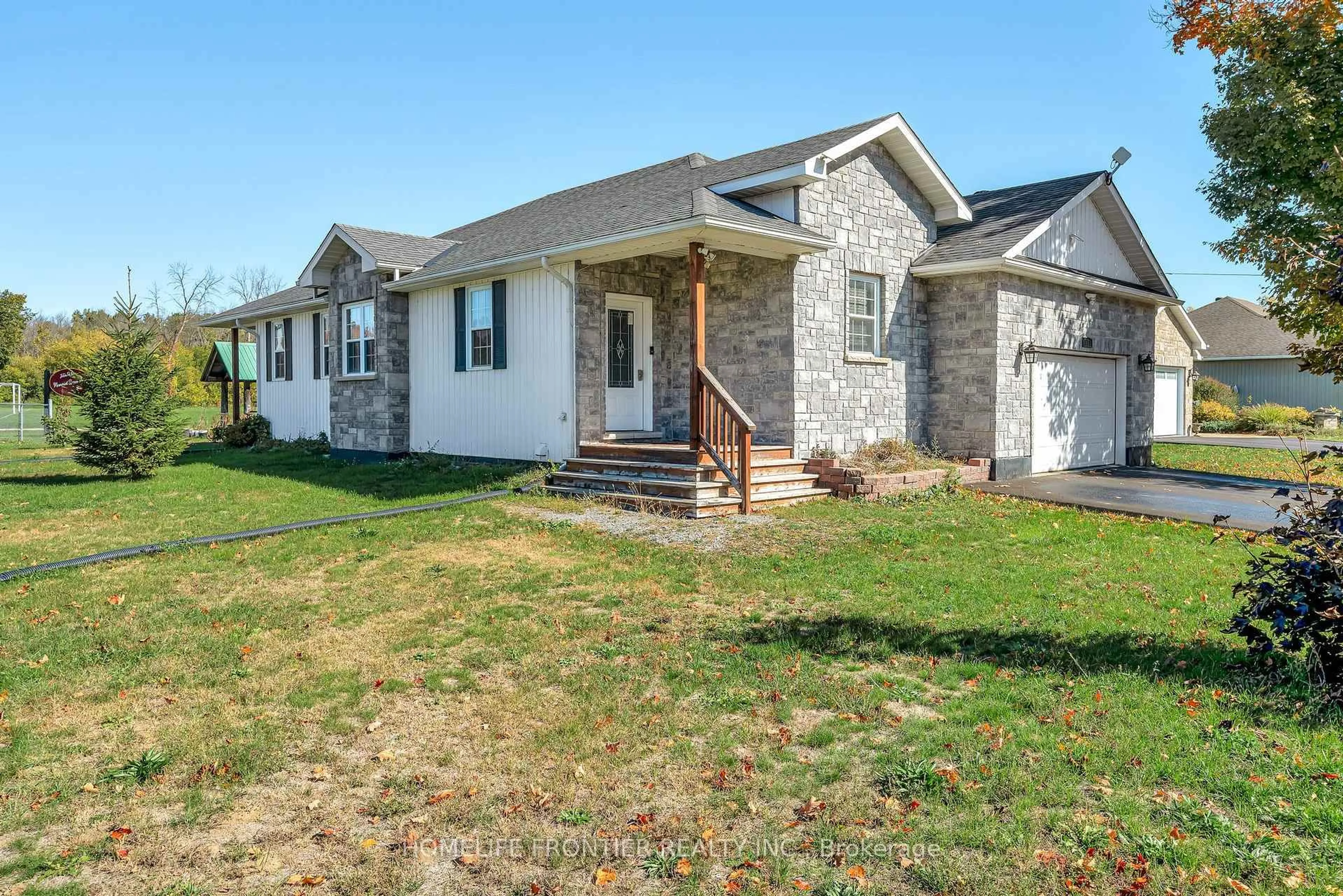 Home with brick exterior material, building for 171 Alexander St, Tweed Ontario K0K 3J0