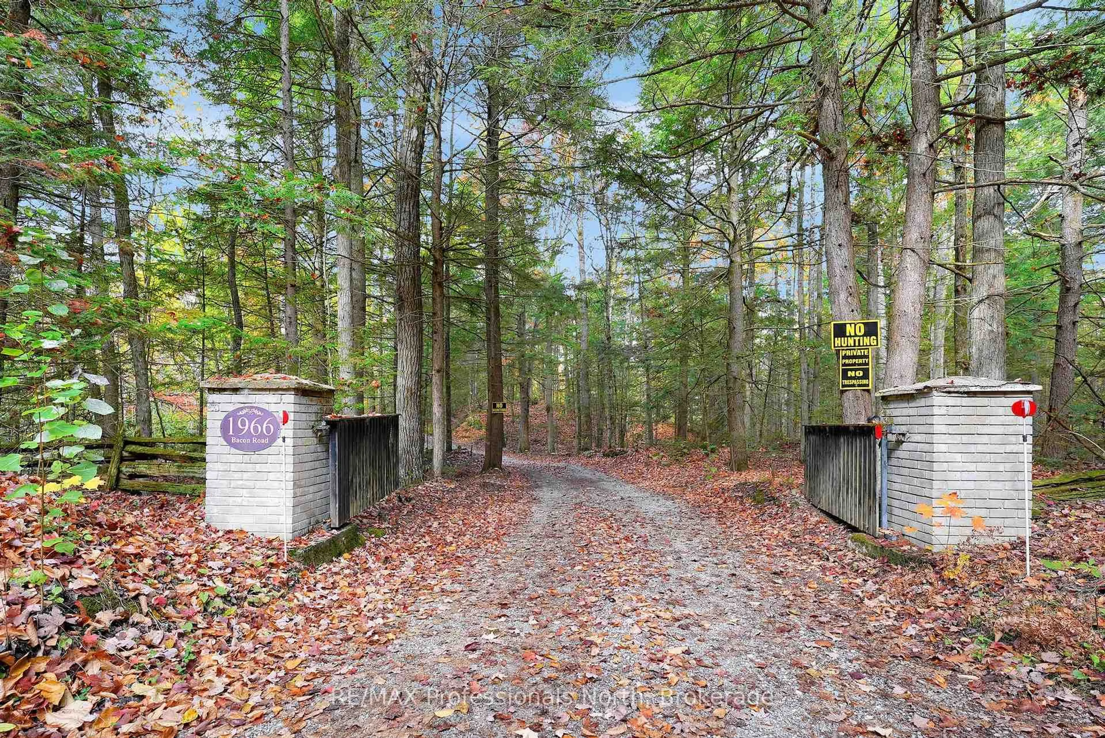 Unknown for 1966 Bacon Rd, Minden Hills Ontario K0M 2A1