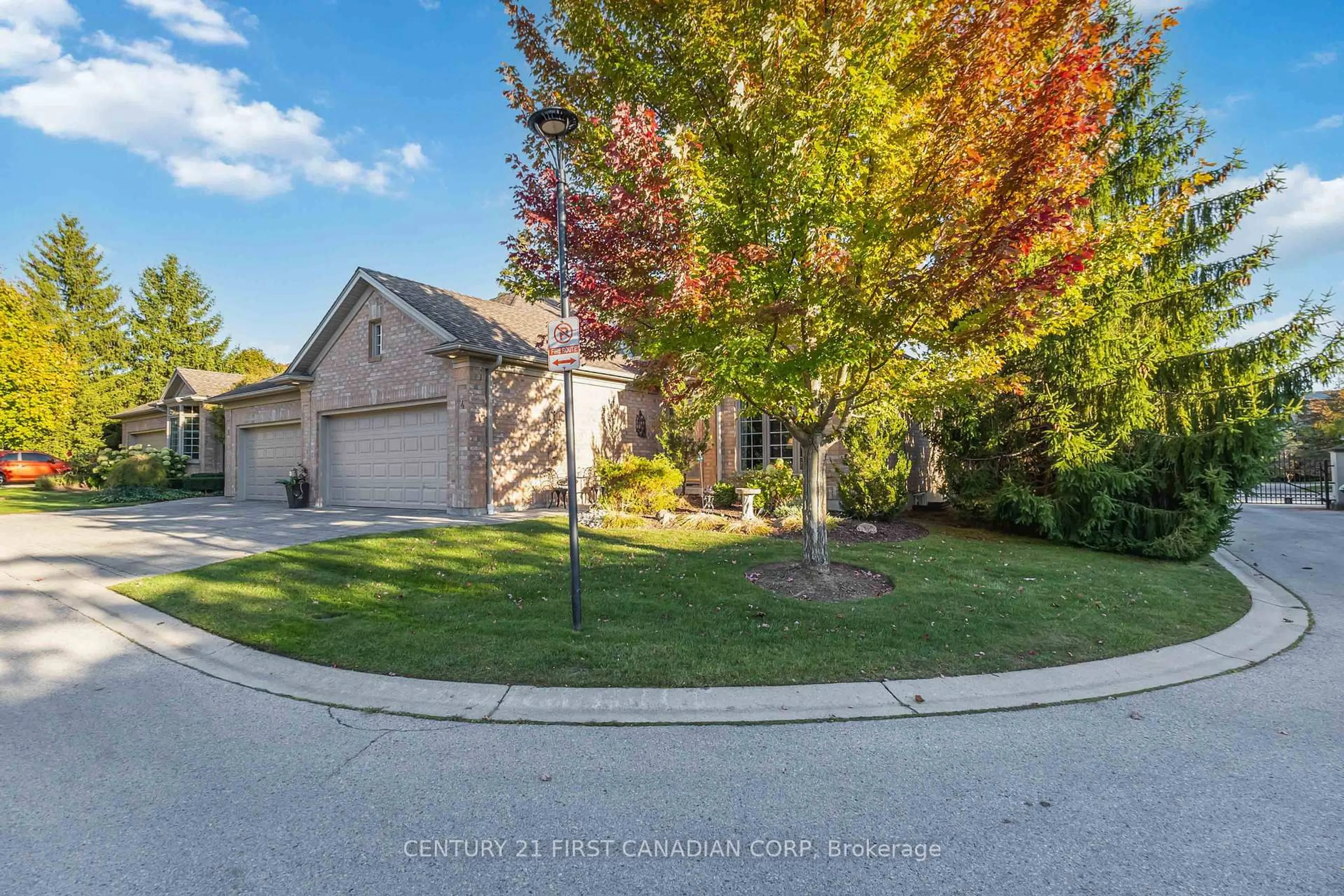 A pic from outside/outdoor area/front of a property/back of a property/a pic from drone, street for 140 McGarrell Dr, London North Ontario N6G 5J1