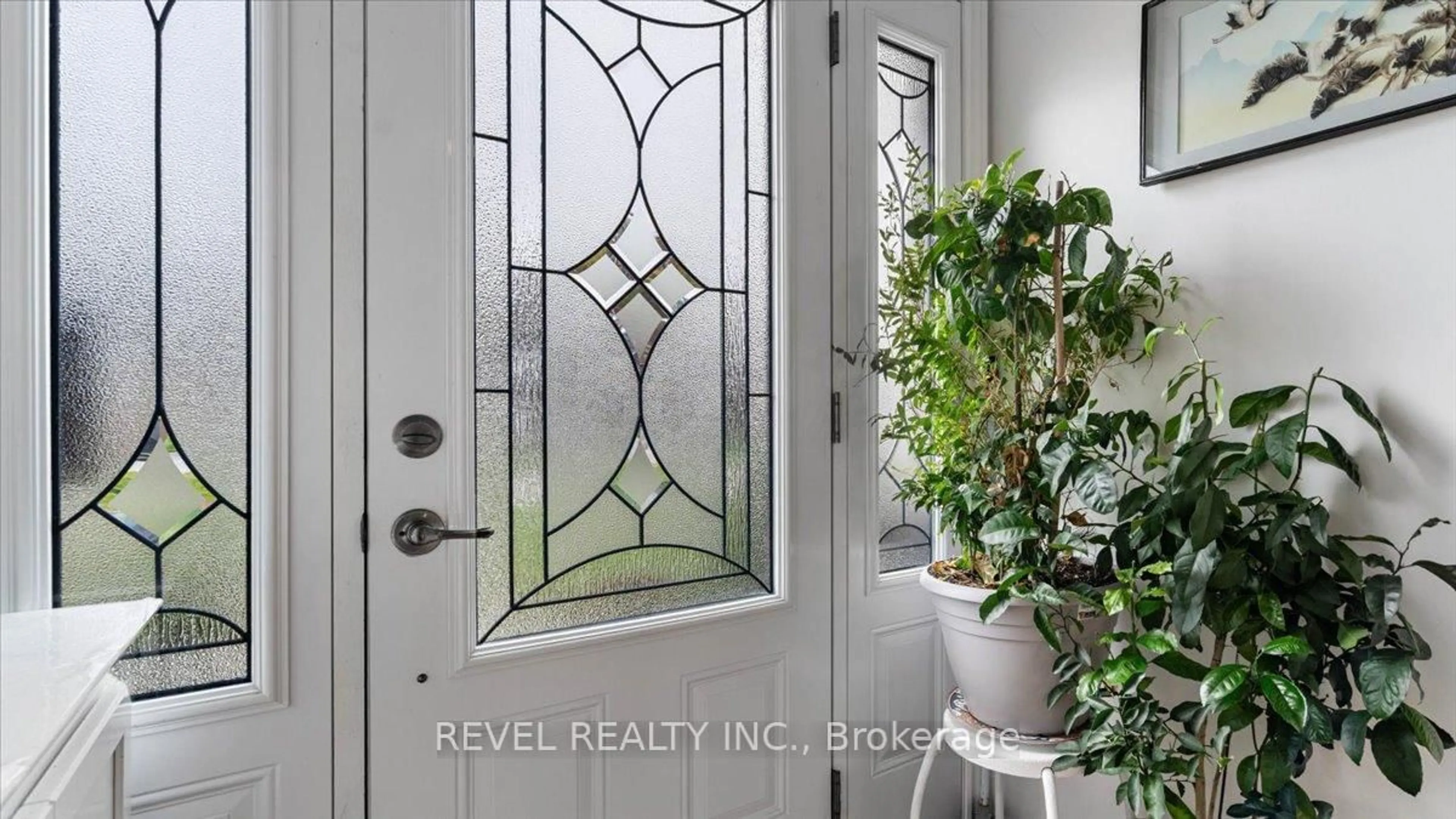 Indoor entryway for 12 Chown Cres, Belleville Ontario K8P 4P9