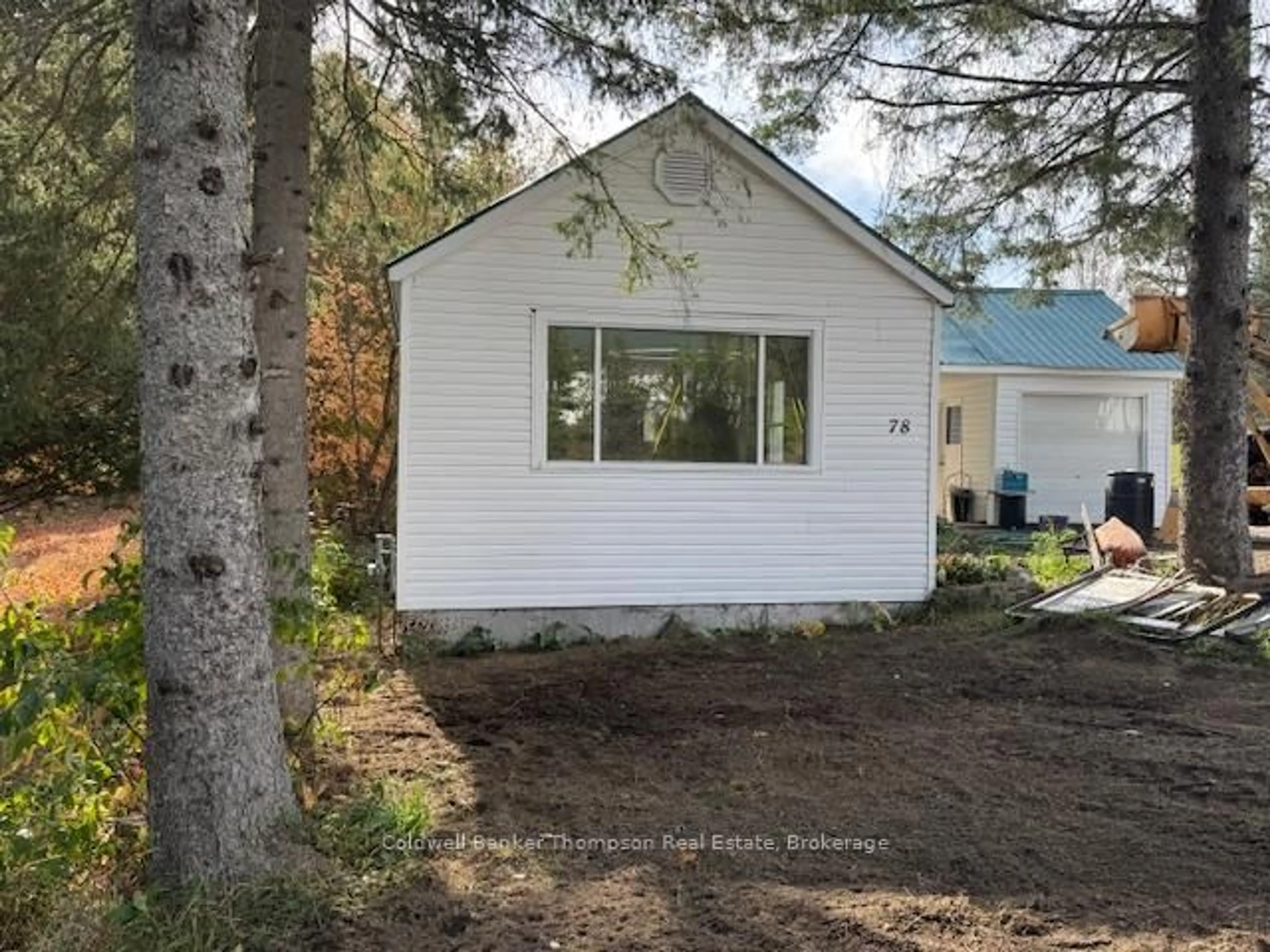 Shed for 78 James St, Burk's Falls Ontario P0A 1C0