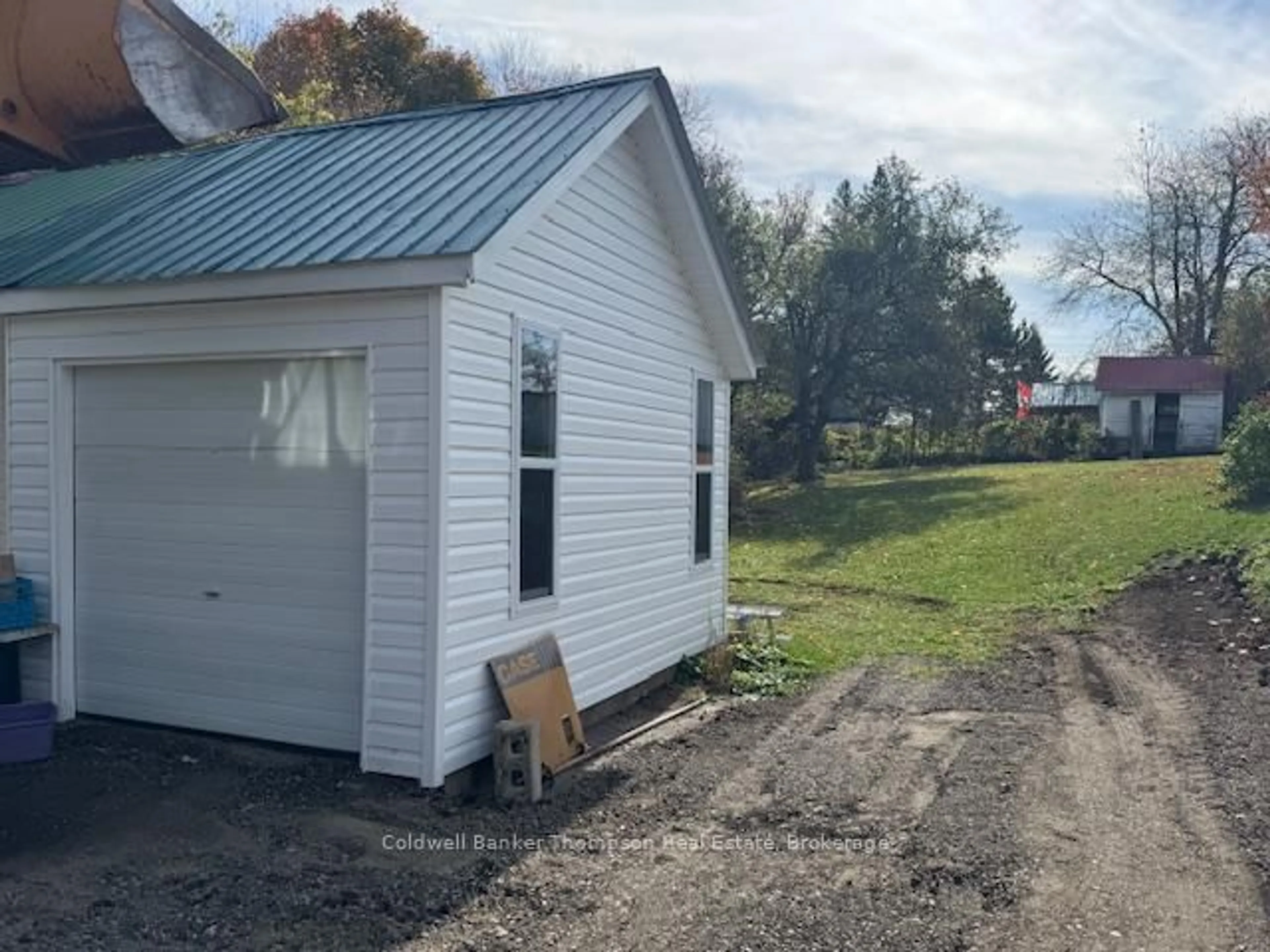Shed for 78 James St, Burk's Falls Ontario P0A 1C0