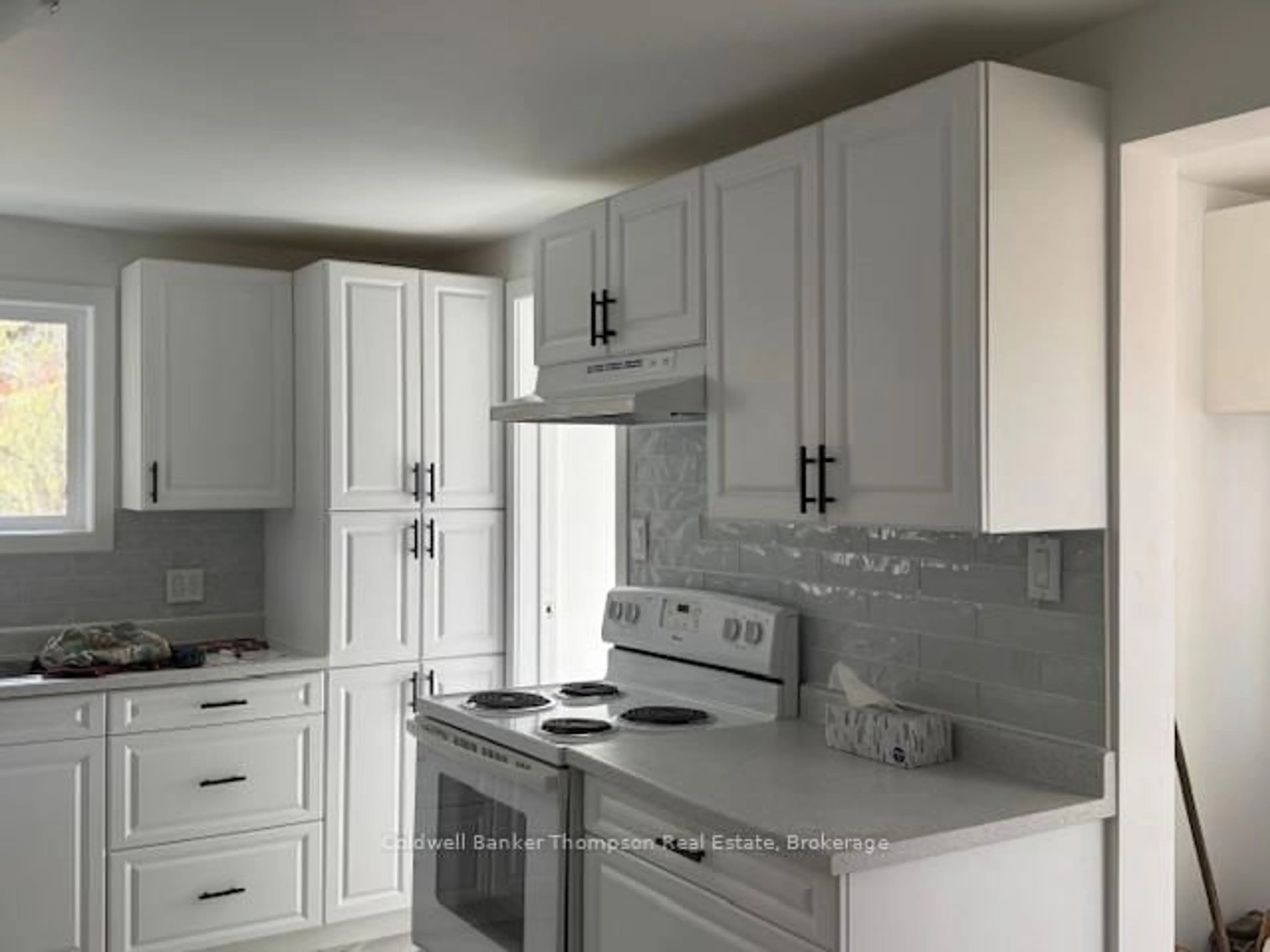 Standard kitchen, unknown for 78 James St, Burk's Falls Ontario P0A 1C0