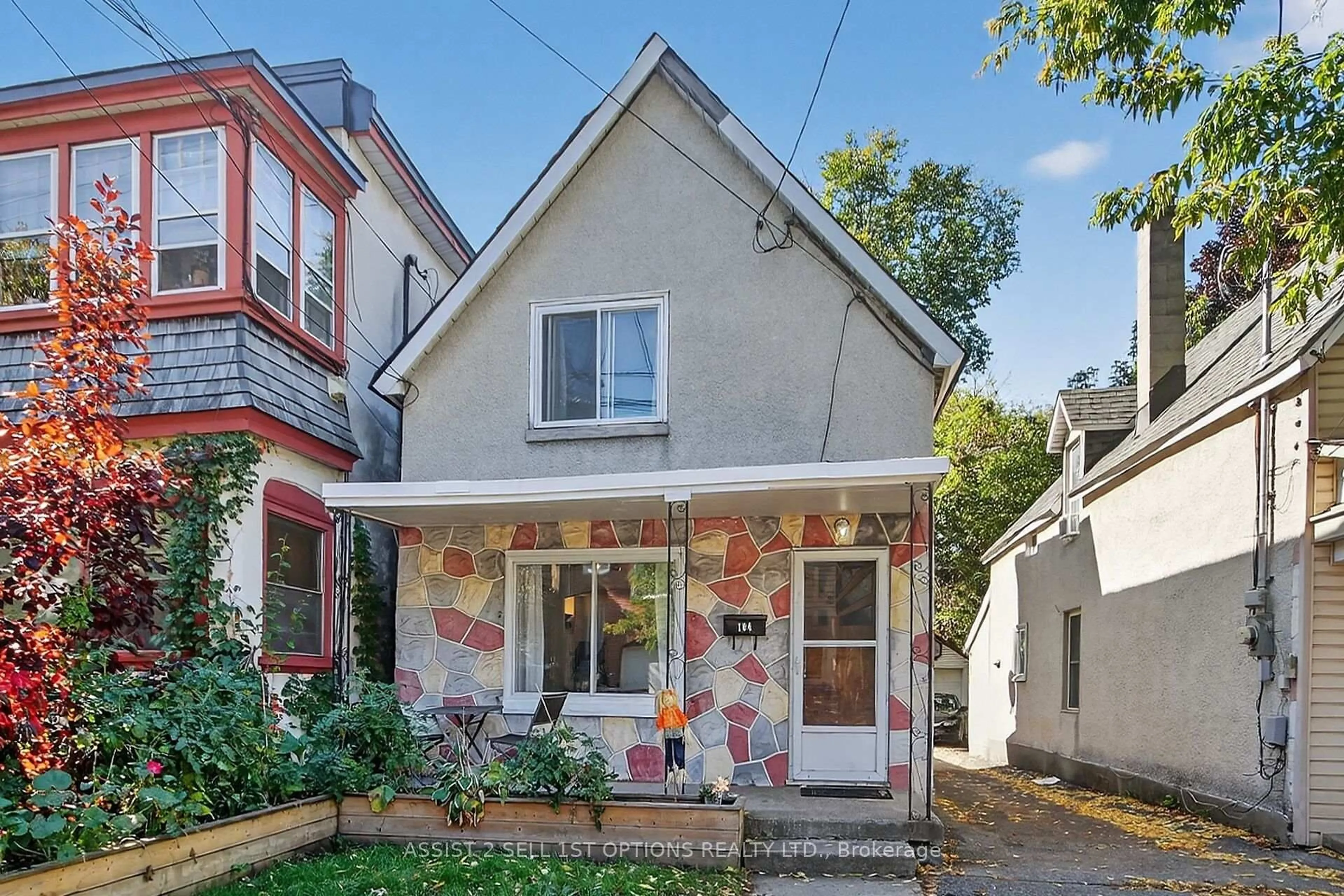 Home with brick exterior material, street for 104 Lebreton St, Ottawa Ontario K1R 7H4