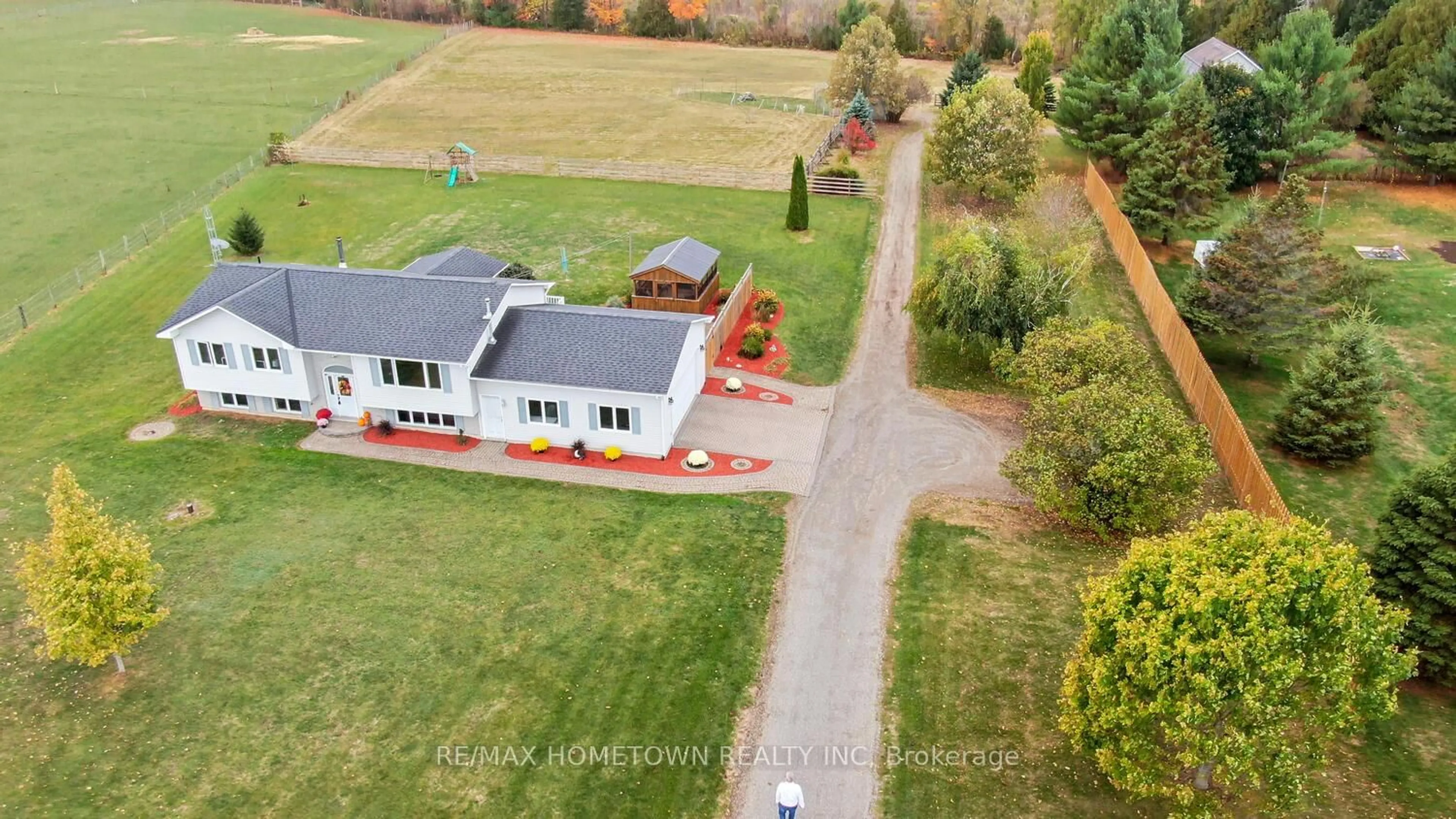 A pic from outside/outdoor area/front of a property/back of a property/a pic from drone, unknown for 9482 County Rd 7 Rd, Elizabethtown-Kitley Ontario K0E 1A0
