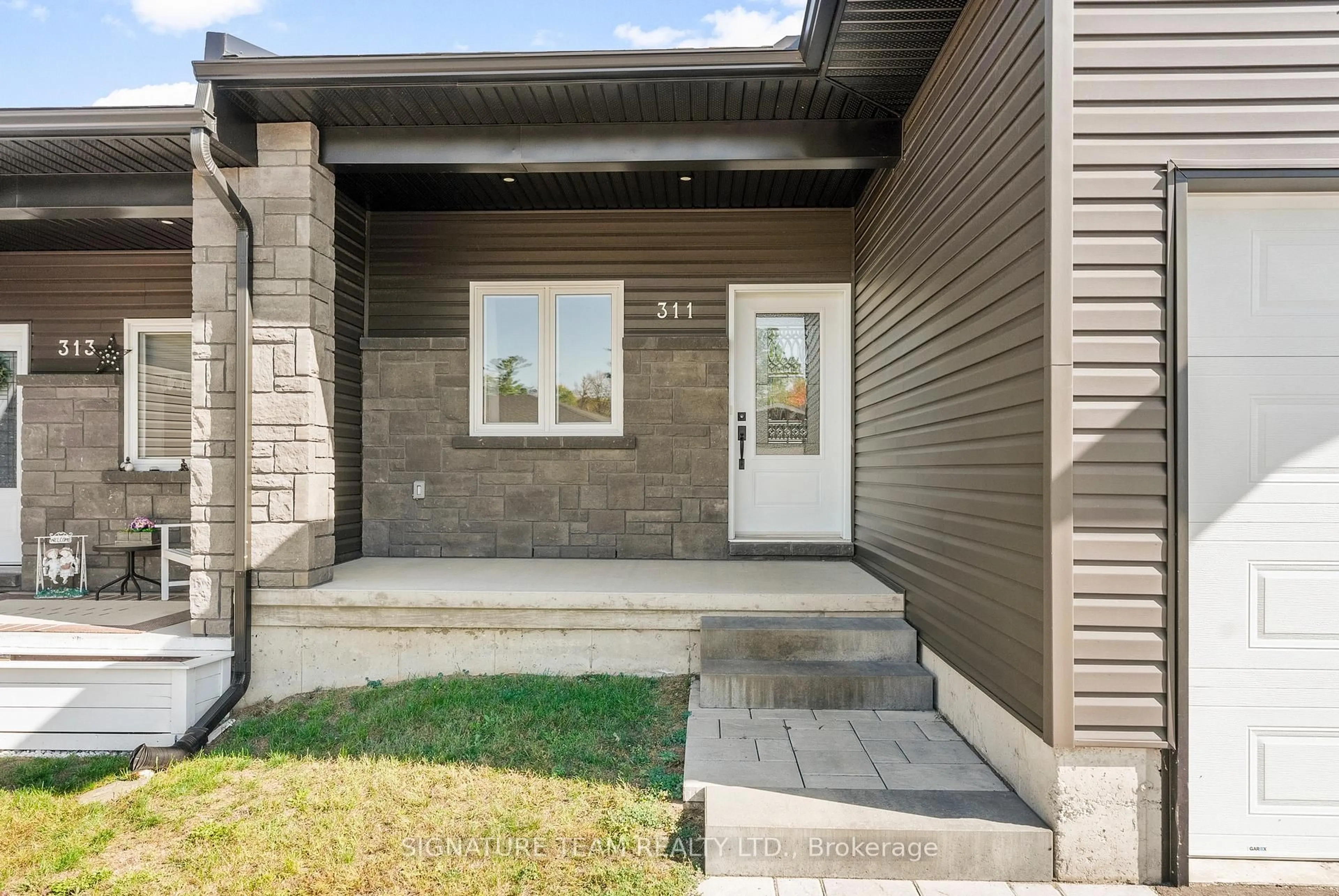 Home with brick exterior material, street for 311 Forestview Cres, Renfrew Ontario K7V 0A1